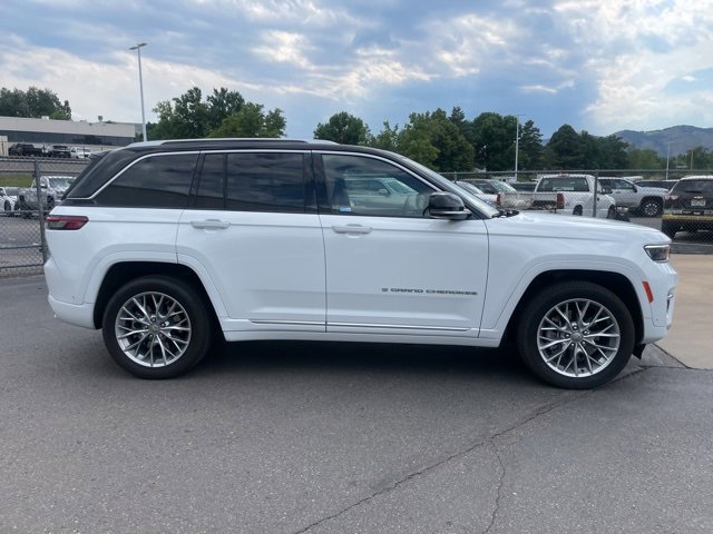 2023 Jeep Grand Cherokee 4xe Summit photo 4