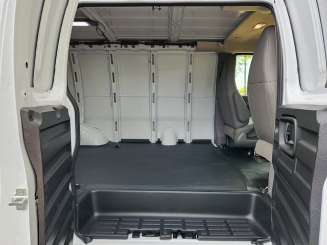 2026 Chevrolet Express Cargo Work Van - Photo 23