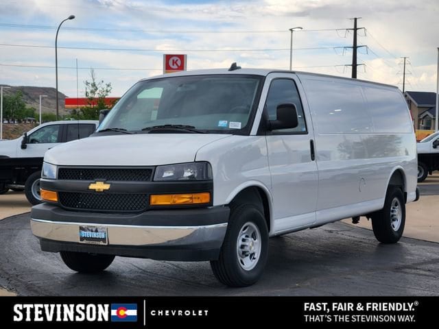 2026 Chevrolet Express 2500 Work Van HD's photo