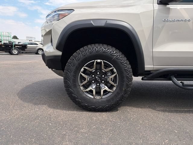 2026 Chevrolet Colorado ZR2 - Photo 24