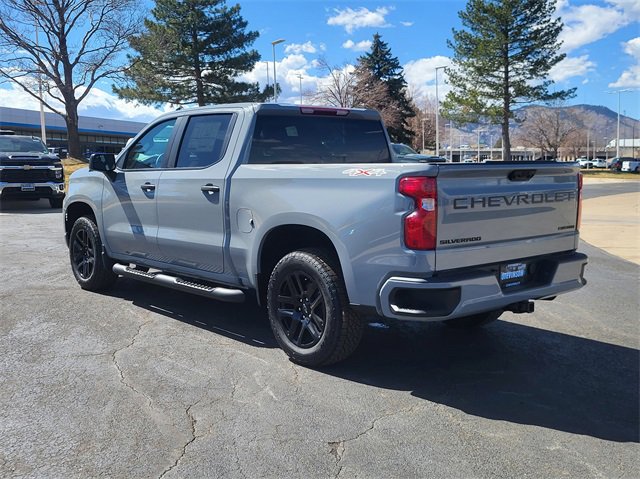 2025 Chevrolet Silverado 1500 Custom photo 3