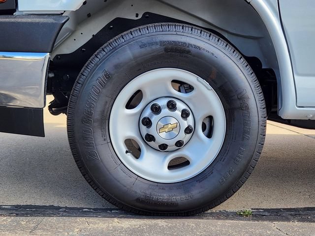2026 Chevrolet Express Cargo Work Van - Photo 21