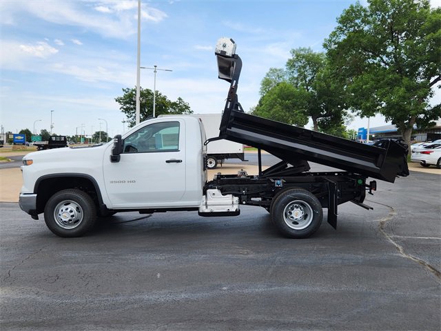 2025 Chevrolet Silverado 3500HD Work Truck photo 2