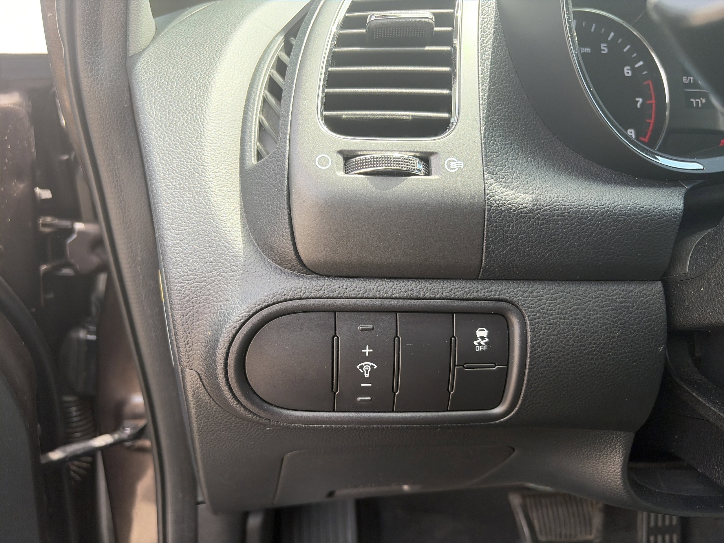 2018 Kia FORTE LX - Photo 17