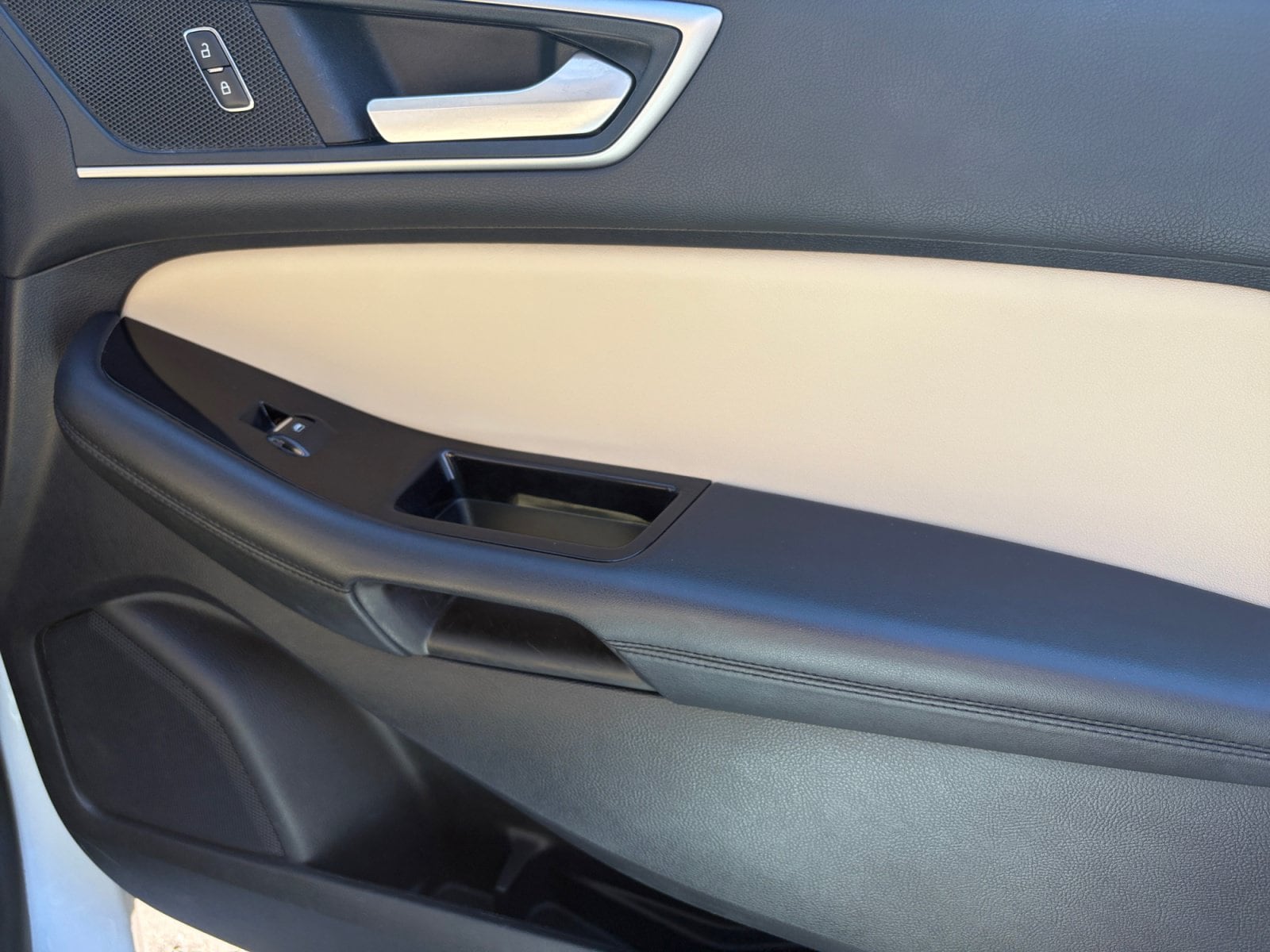 2020 Ford Edge SEL - Photo 17