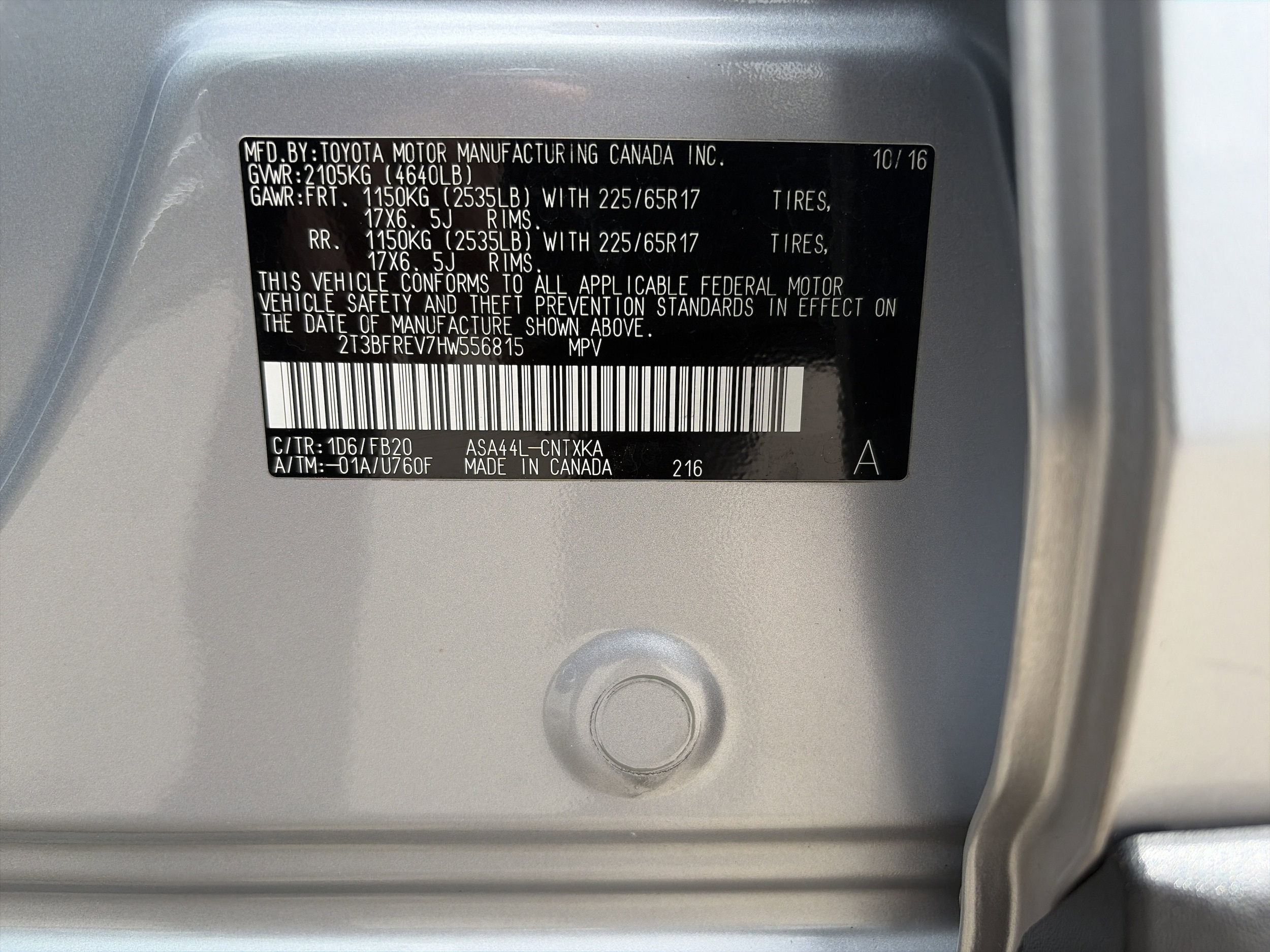 2017 Toyota RAV4 LE - Photo 32