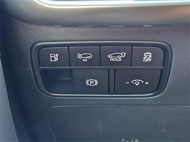 2026 Hyundai Ioniq SE photo 3