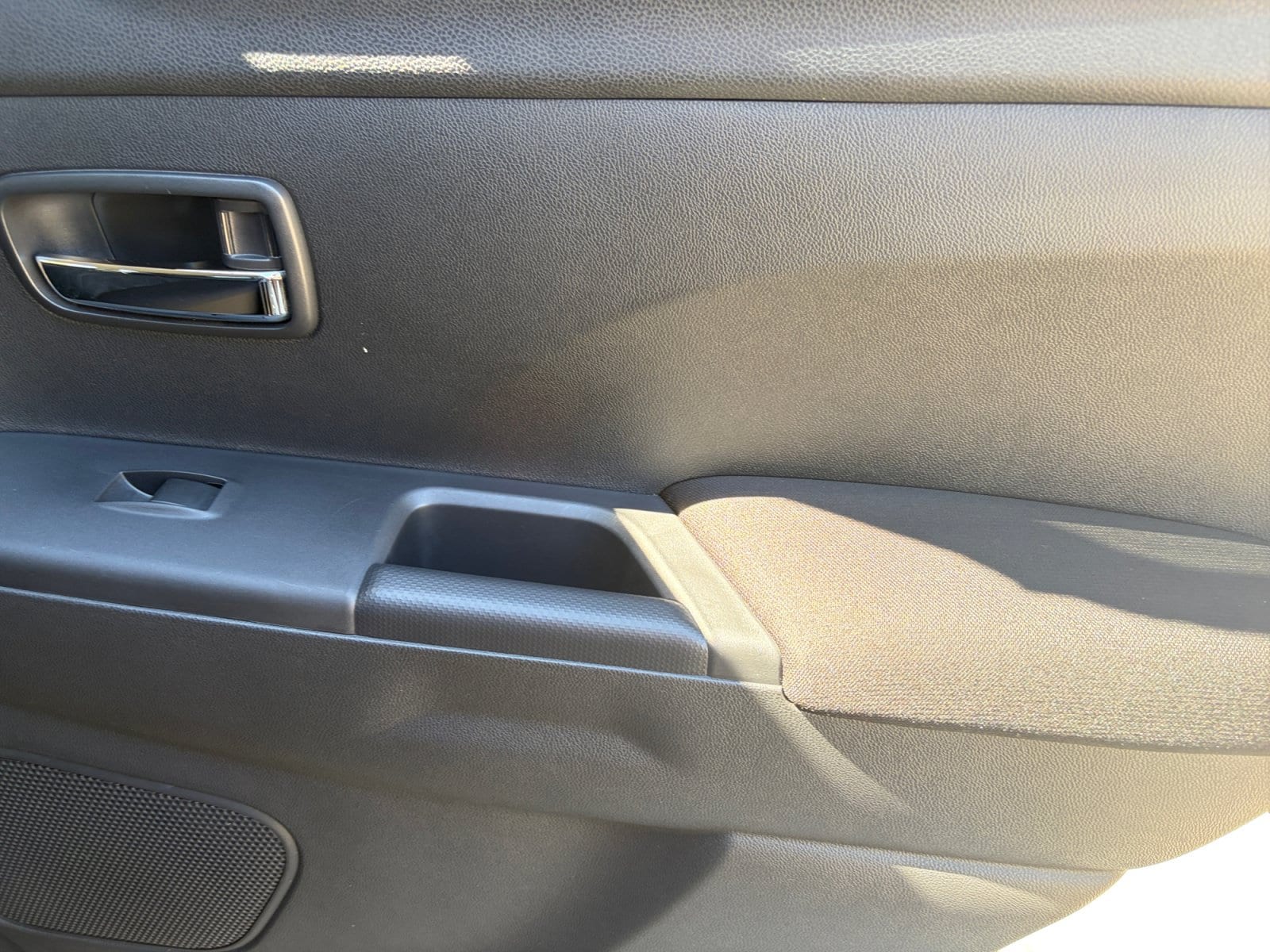 2026 Mitsubishi Outlander Sport LE - Photo 17