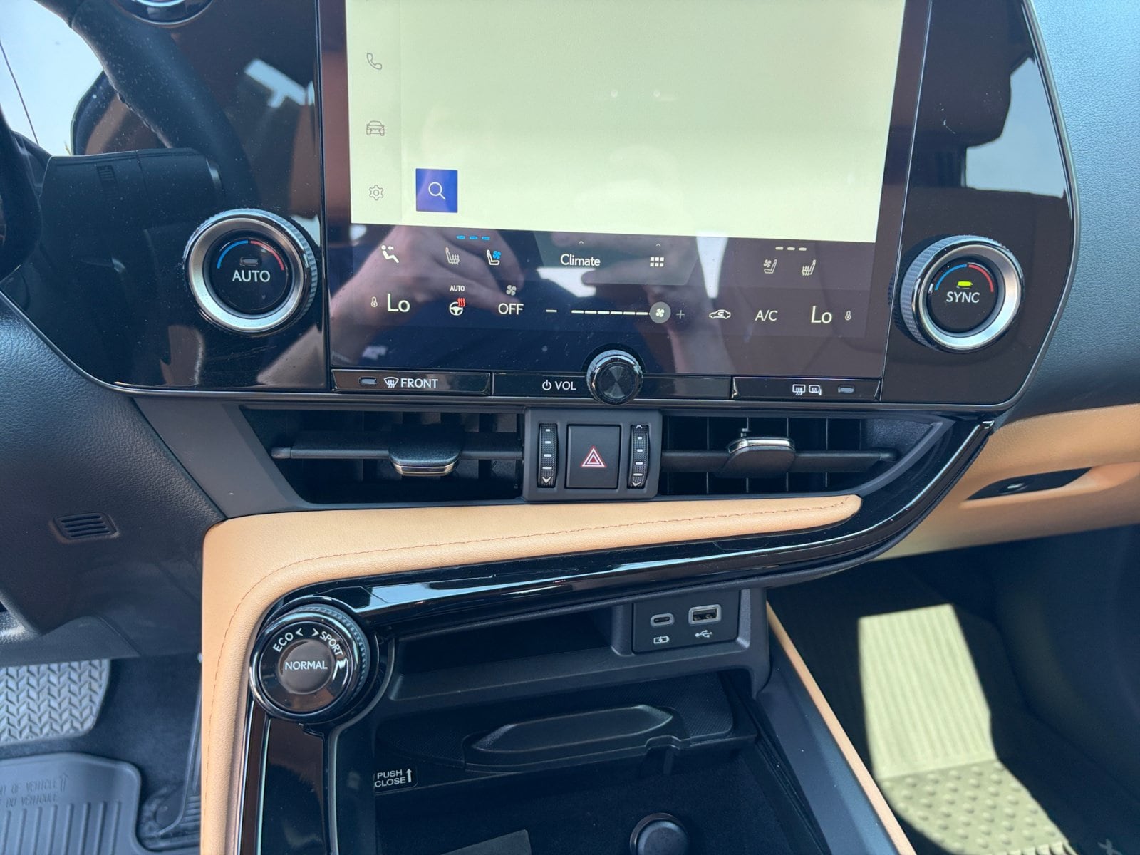 2025 Lexus NX 350 - Photo 32
