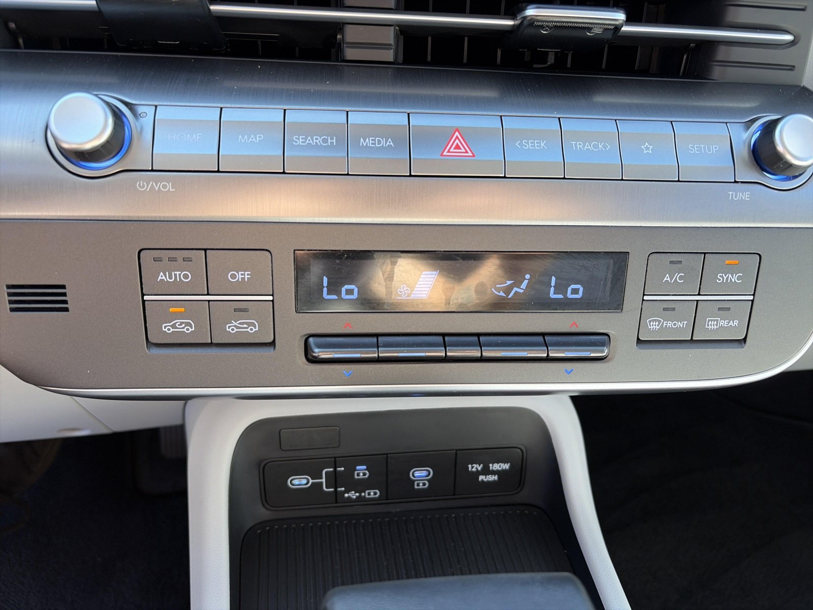 2025 Hyundai Kona SEL - Photo 19