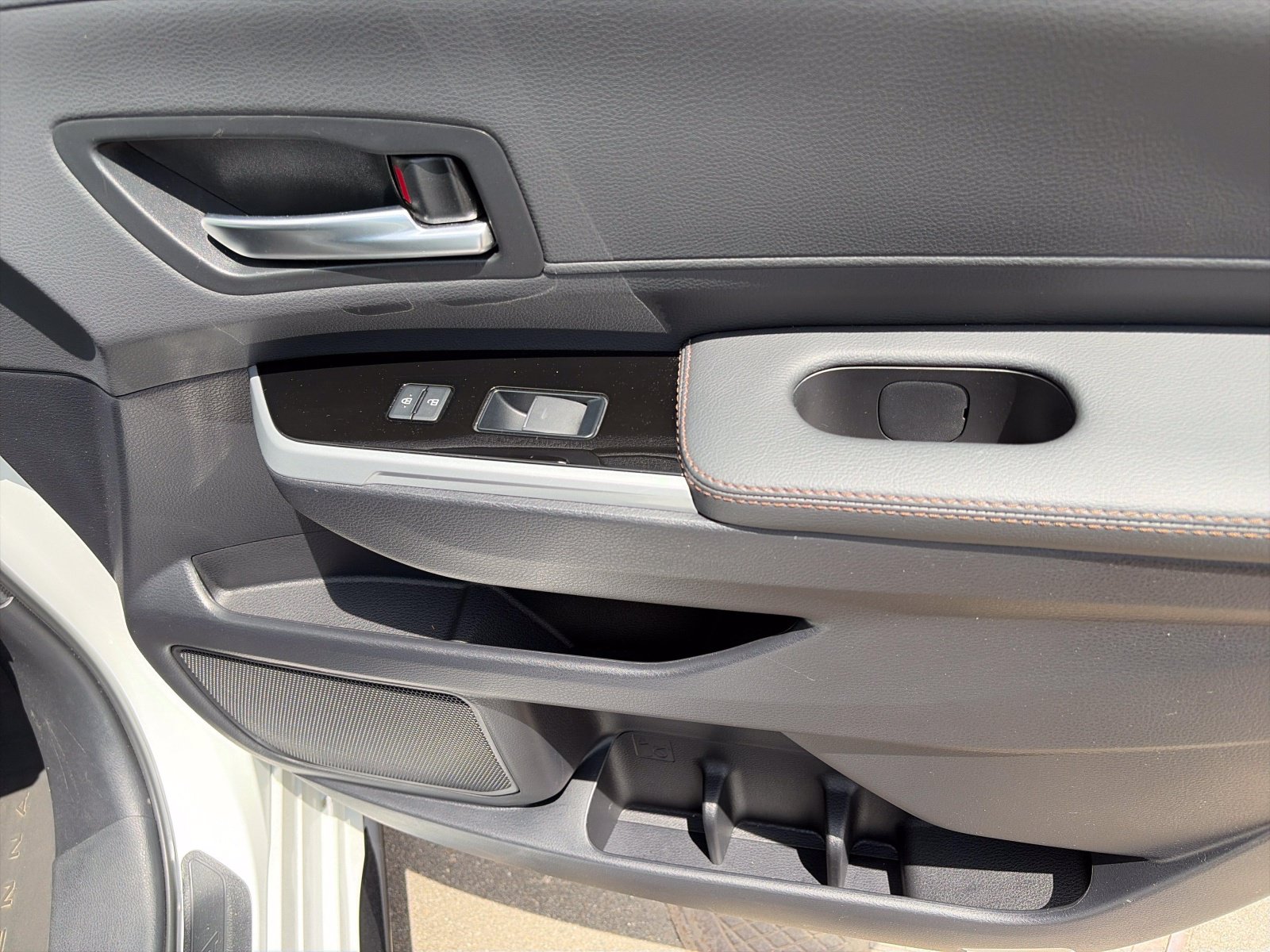 2025 Toyota Sienna Platinum - Photo 31