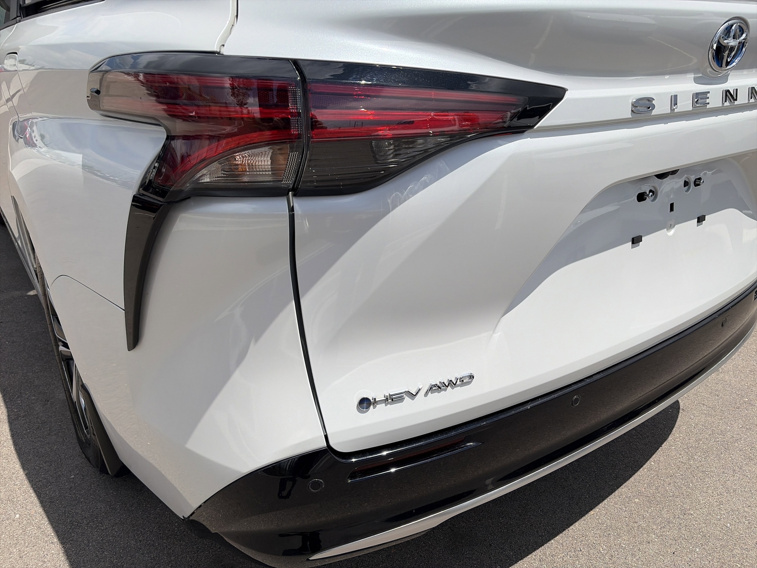 2025 Toyota Sienna Platinum - Photo 36