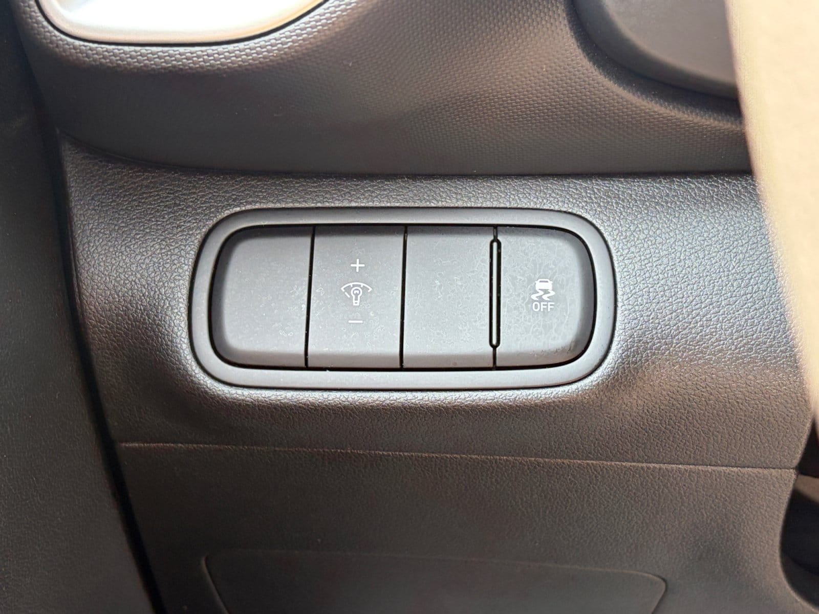 2025 Hyundai Venue SE - Photo 13