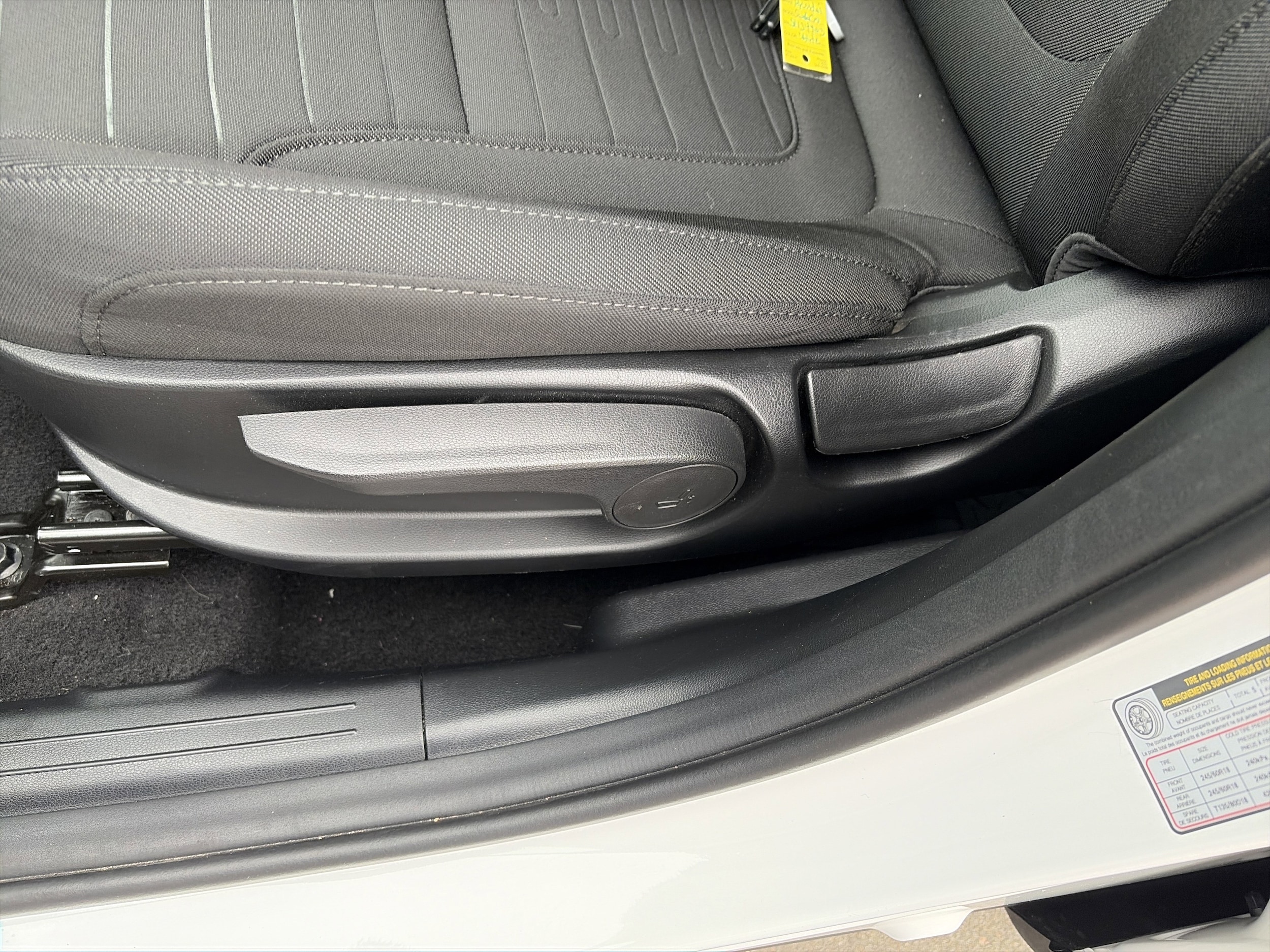 2025 Hyundai Santa Cruz SE - Photo 18