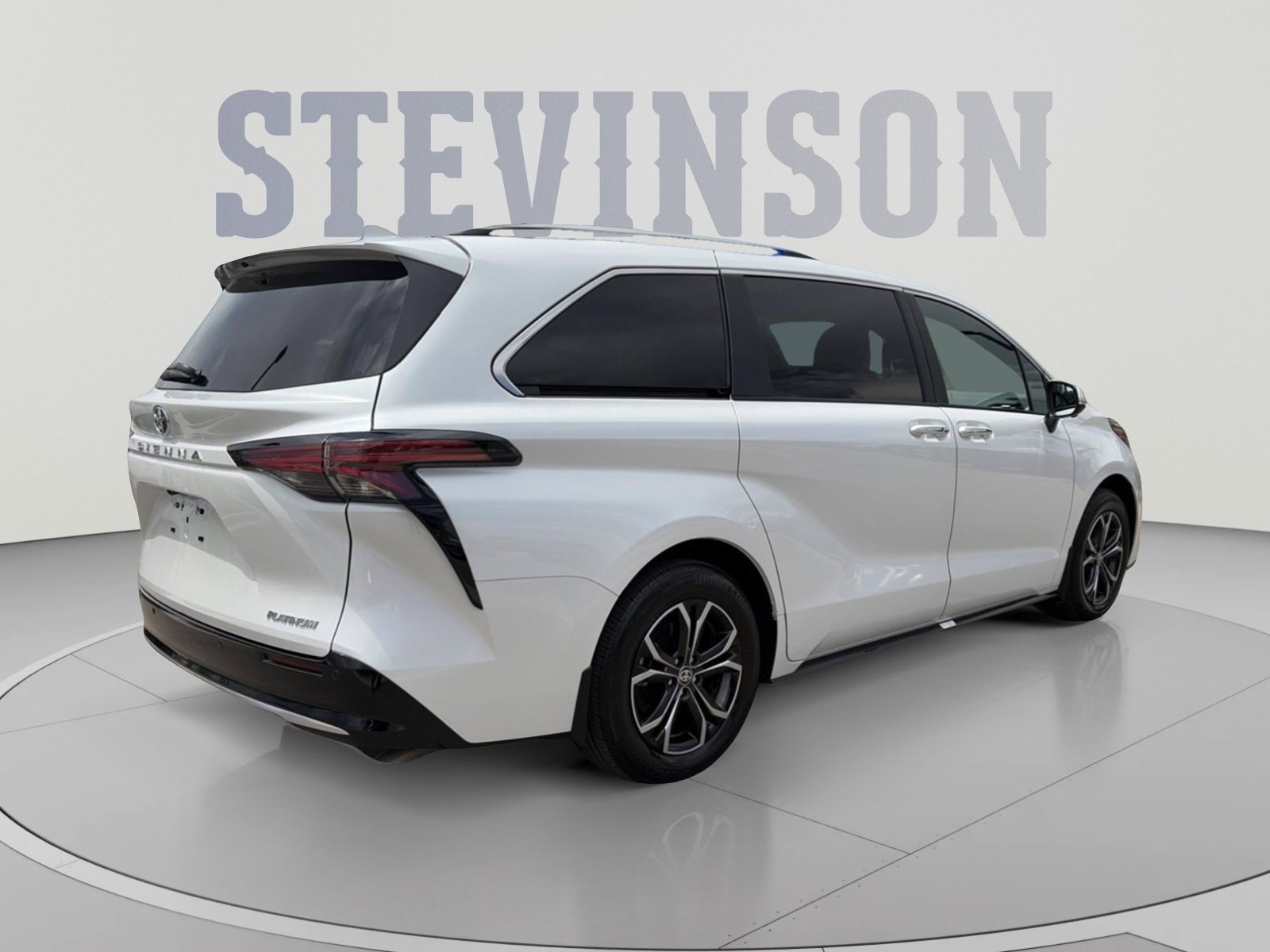 2025 Toyota Sienna Platinum - Photo 6