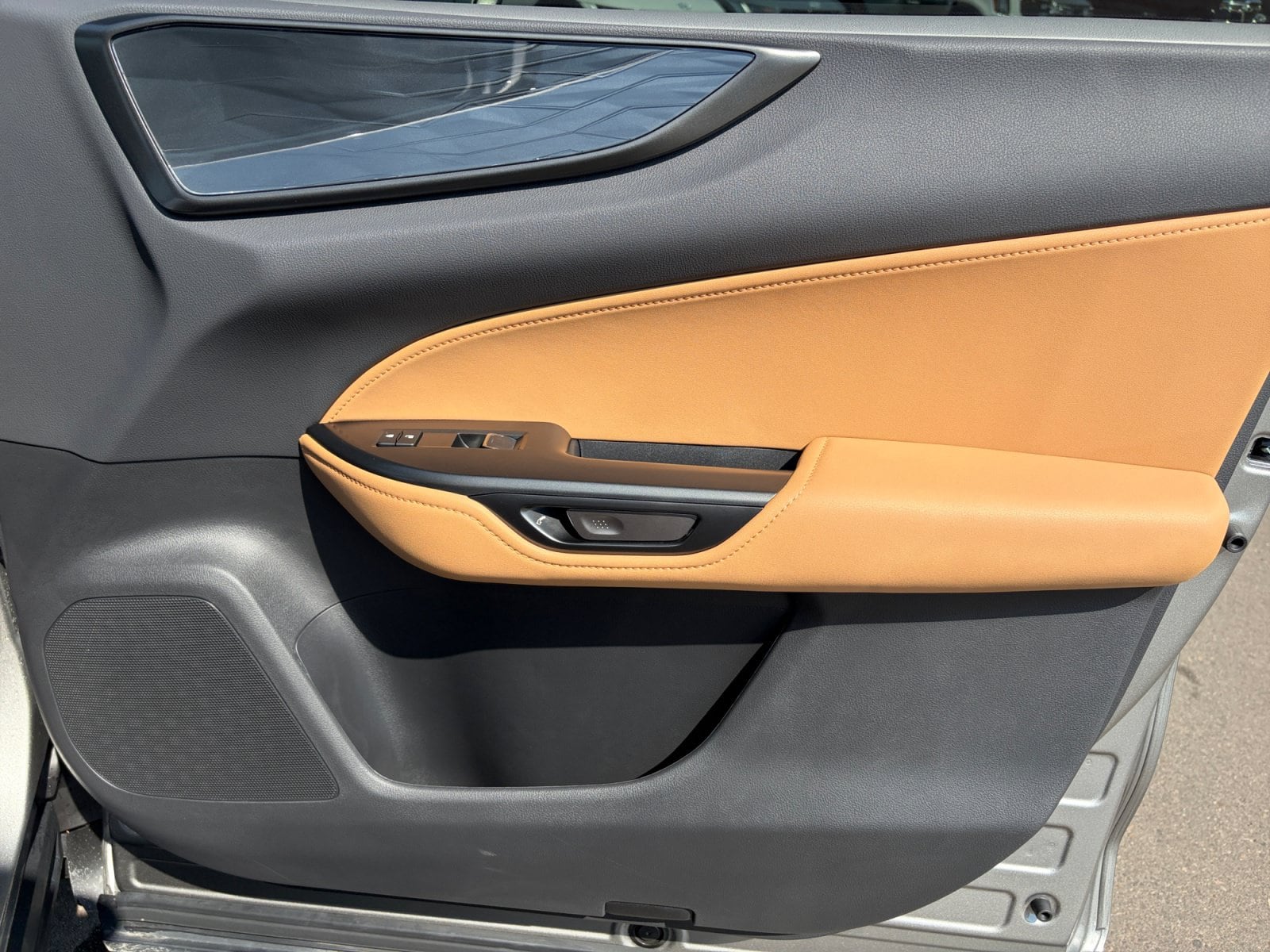 2025 Lexus NX 350 - Photo 17