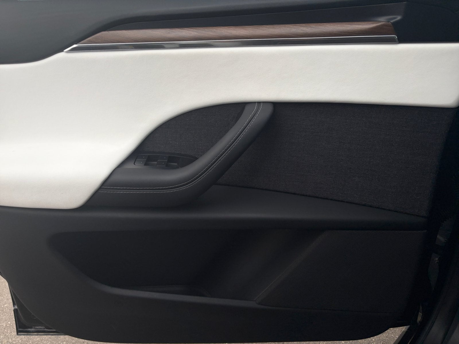 2022 Tesla Model X Long Range - Photo 14
