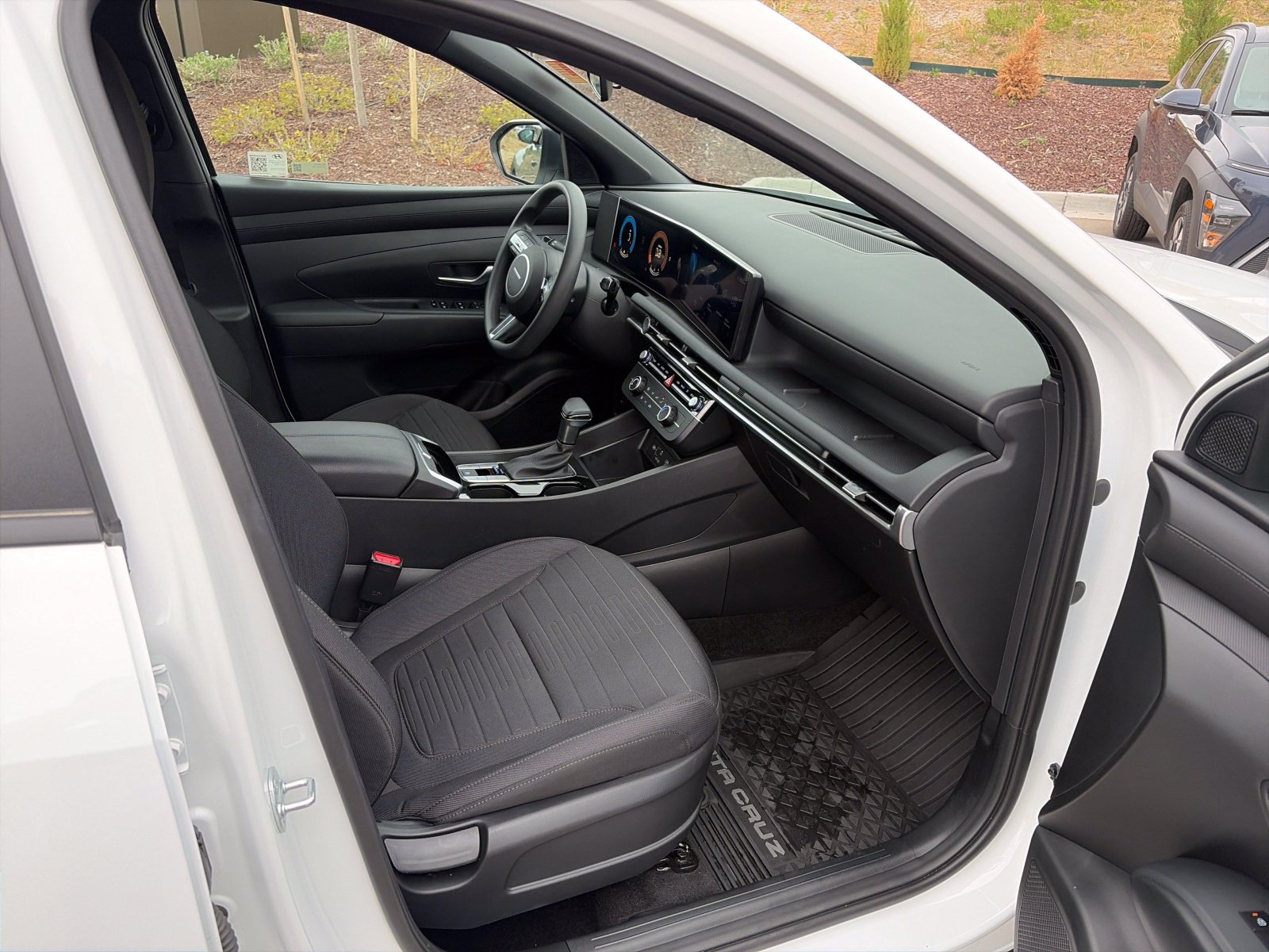 2025 Hyundai Santa Cruz SE - Photo 24