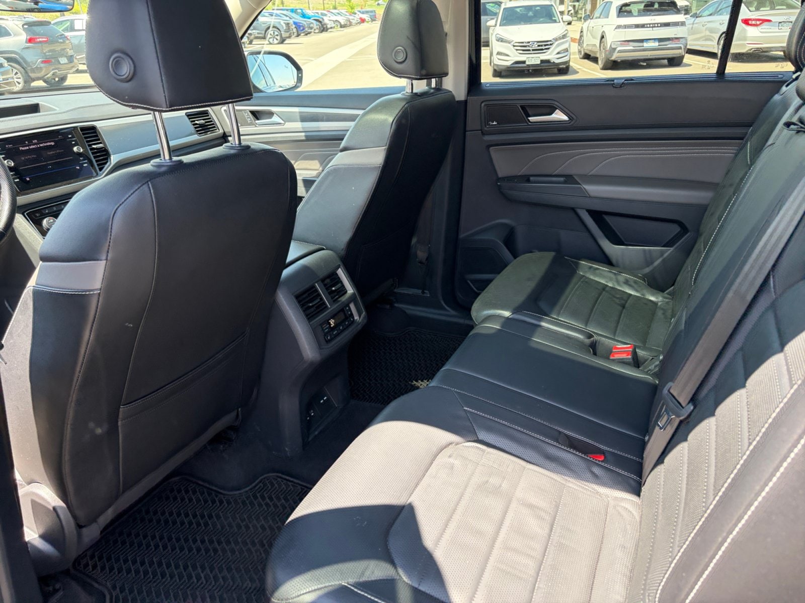 2022 Volkswagen Atlas SEL Premium R-Line - Photo 18