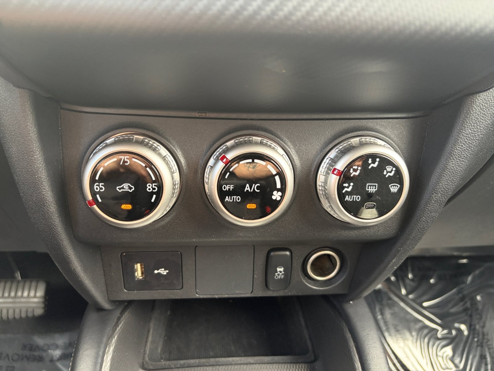 2024 Mitsubishi Outlander Sport LE - Photo 30