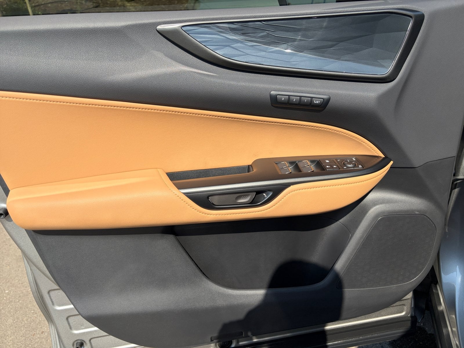 2025 Lexus NX 350 - Photo 14
