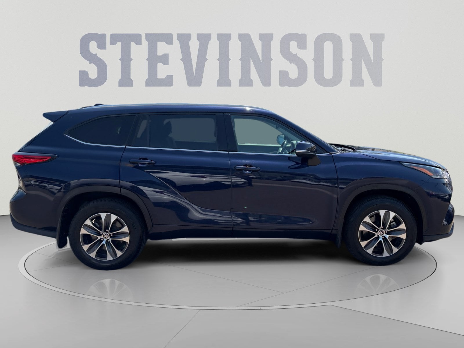 2021 Toyota Highlander XLE - Photo 7