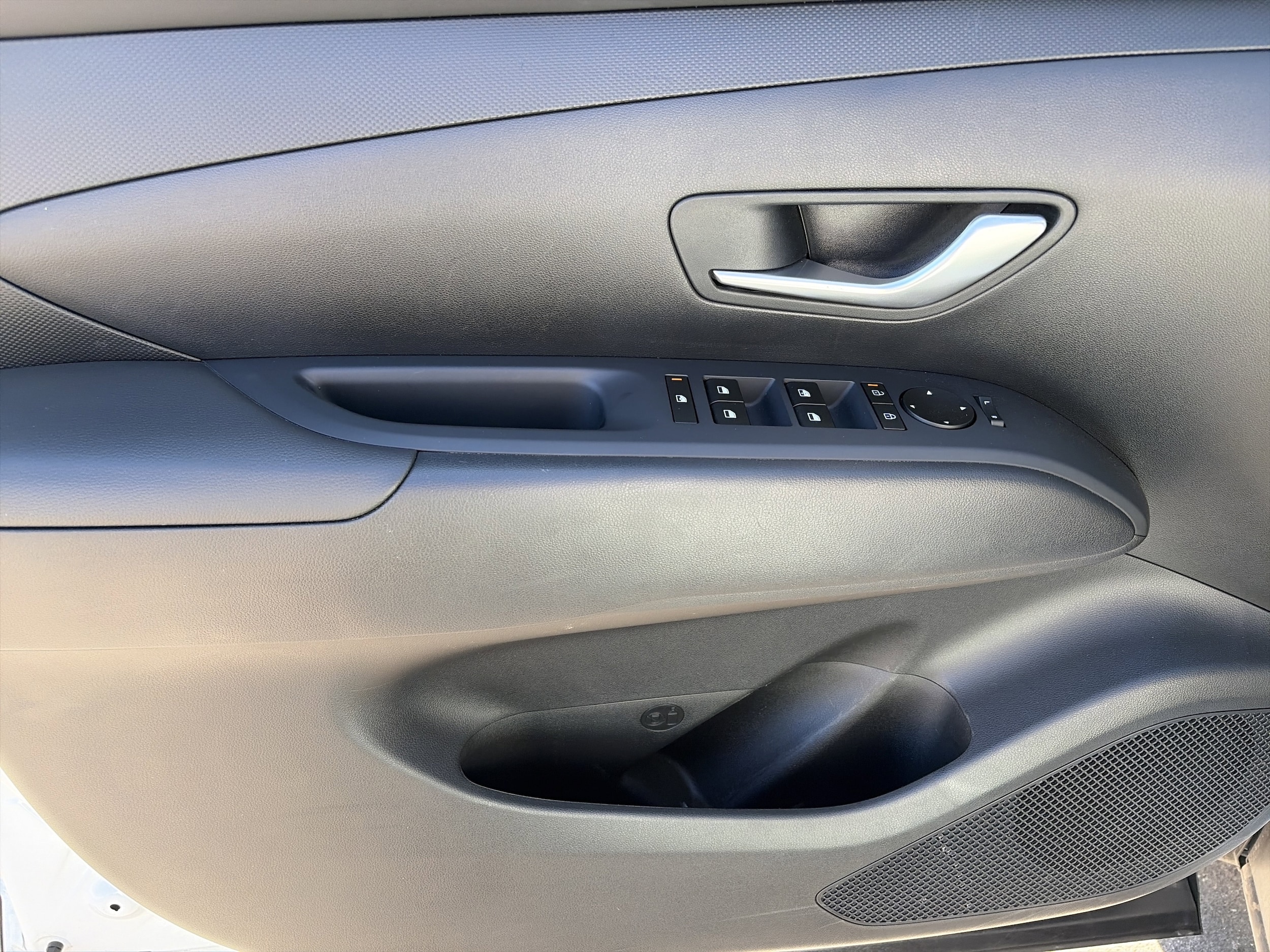 2025 Hyundai Santa Cruz SE - Photo 12