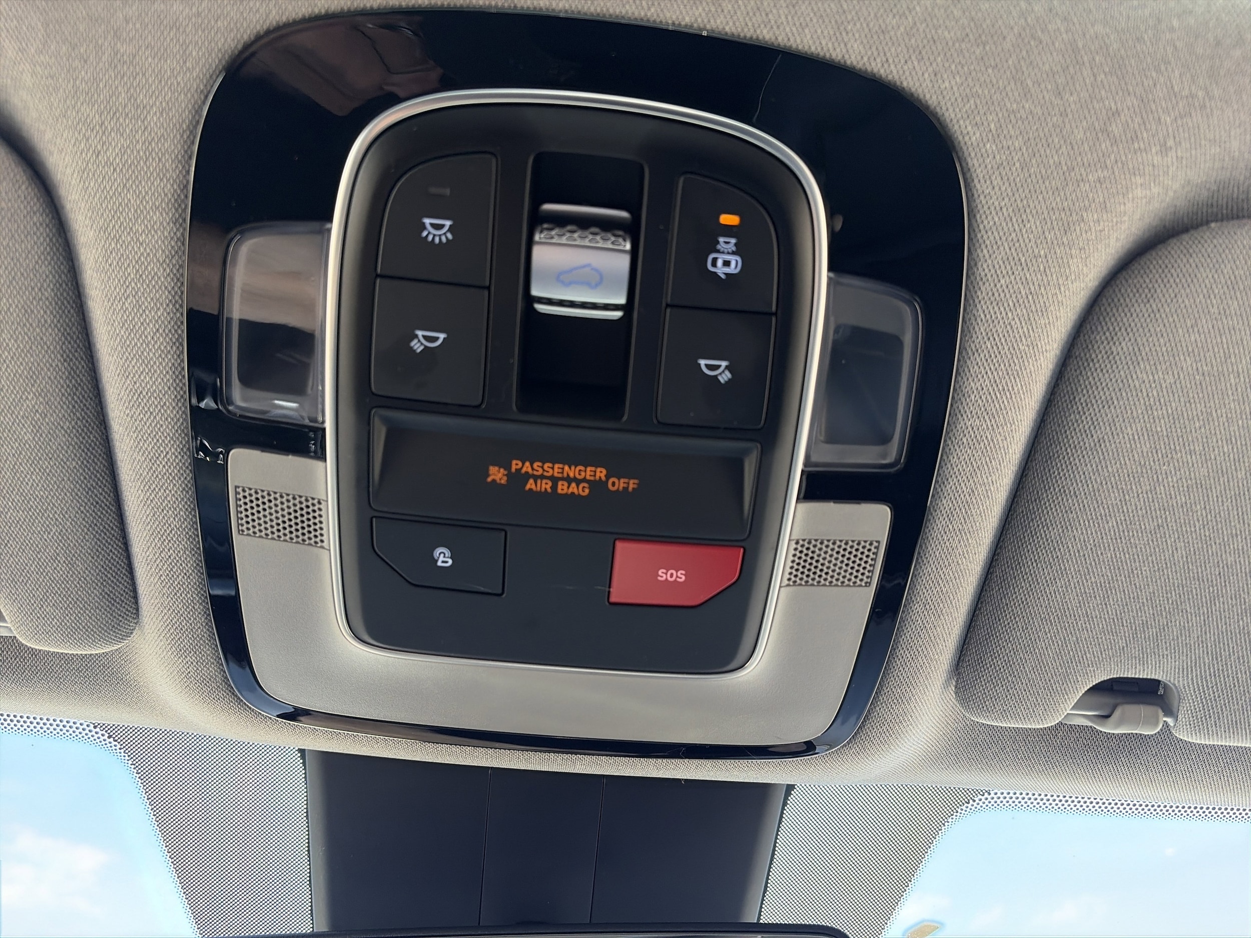 2022 Hyundai Santa Fe Limited - Photo 16