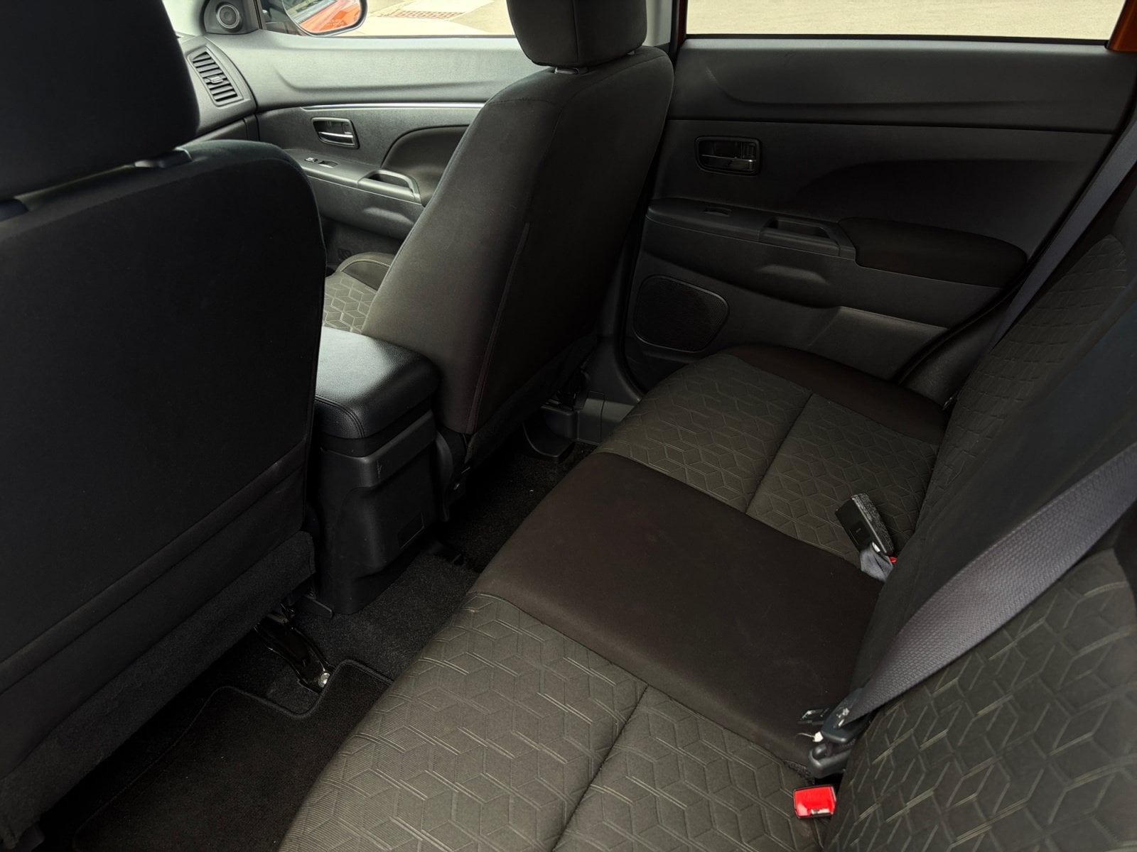 2024 Mitsubishi Outlander Sport LE - Photo 18