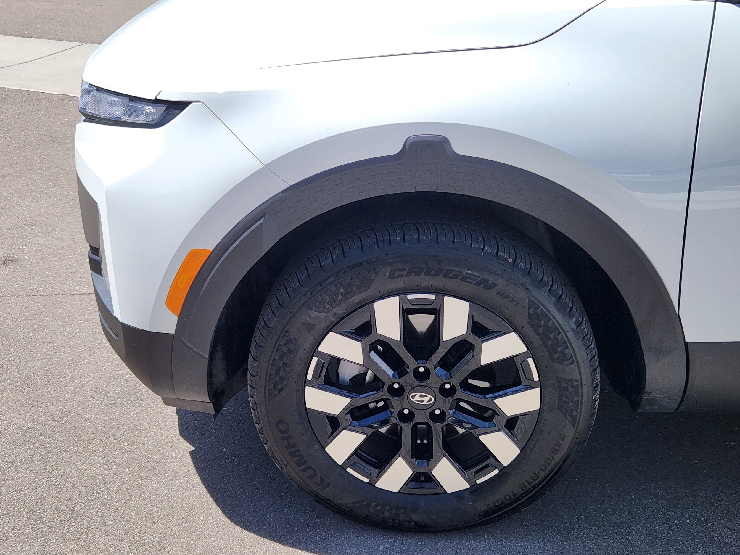 2025 Hyundai Santa Cruz SE - Photo 9