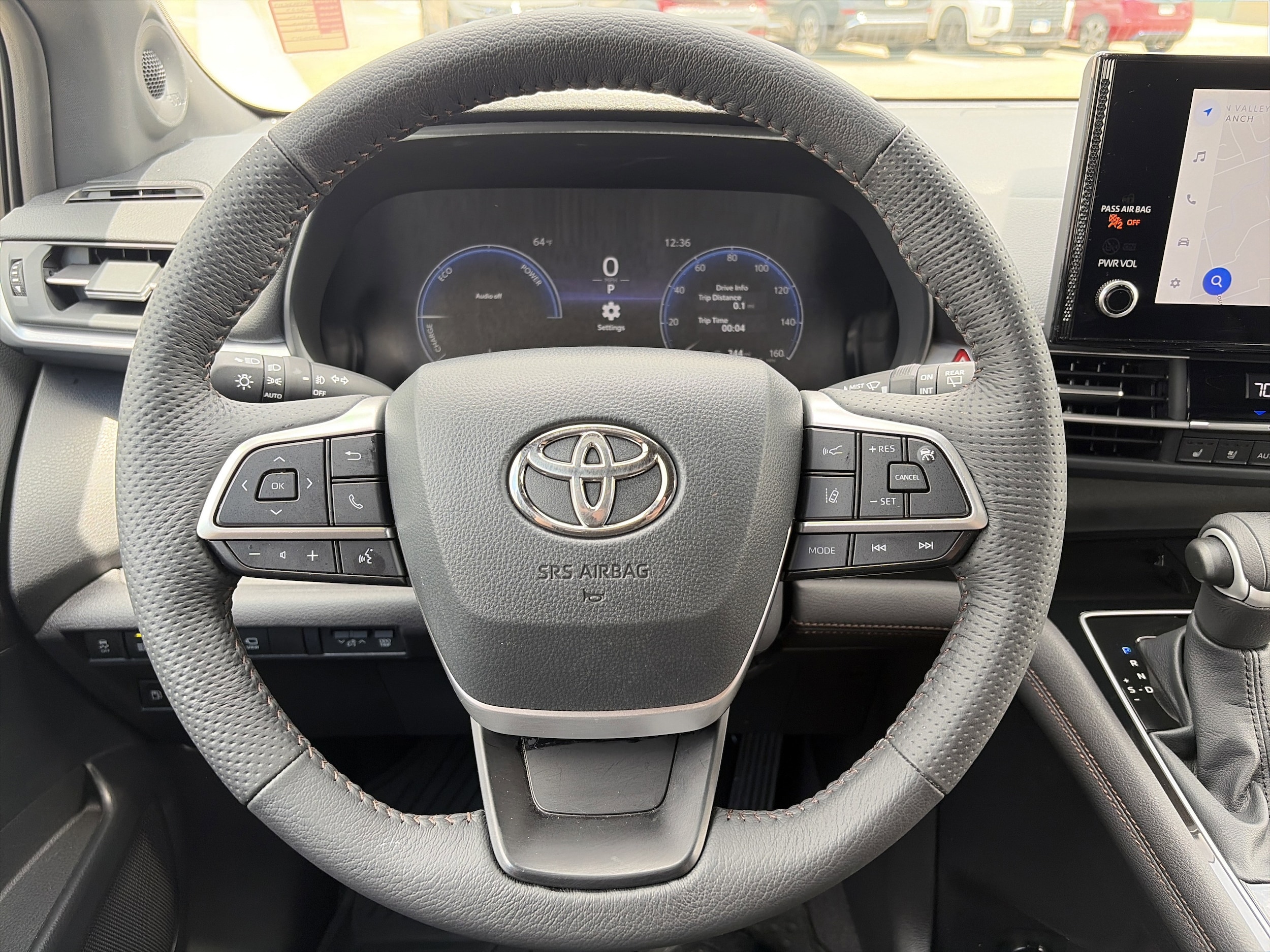 2025 Toyota Sienna Platinum - Photo 17