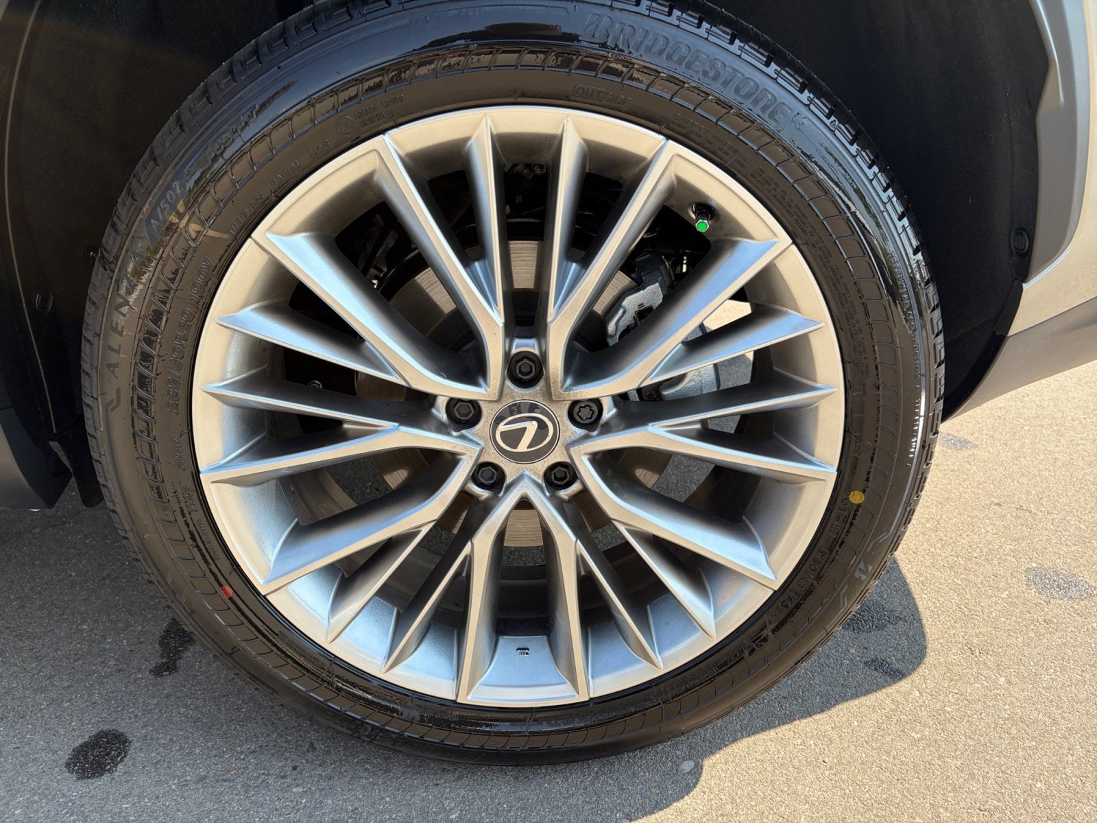 2025 Lexus NX 350 - Photo 27