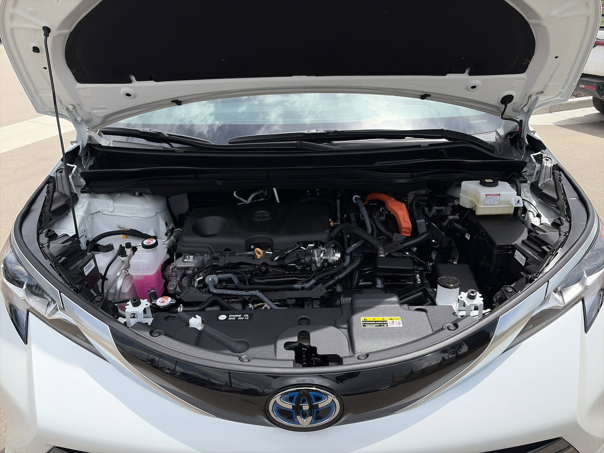 2025 Toyota Sienna Platinum - Photo 9