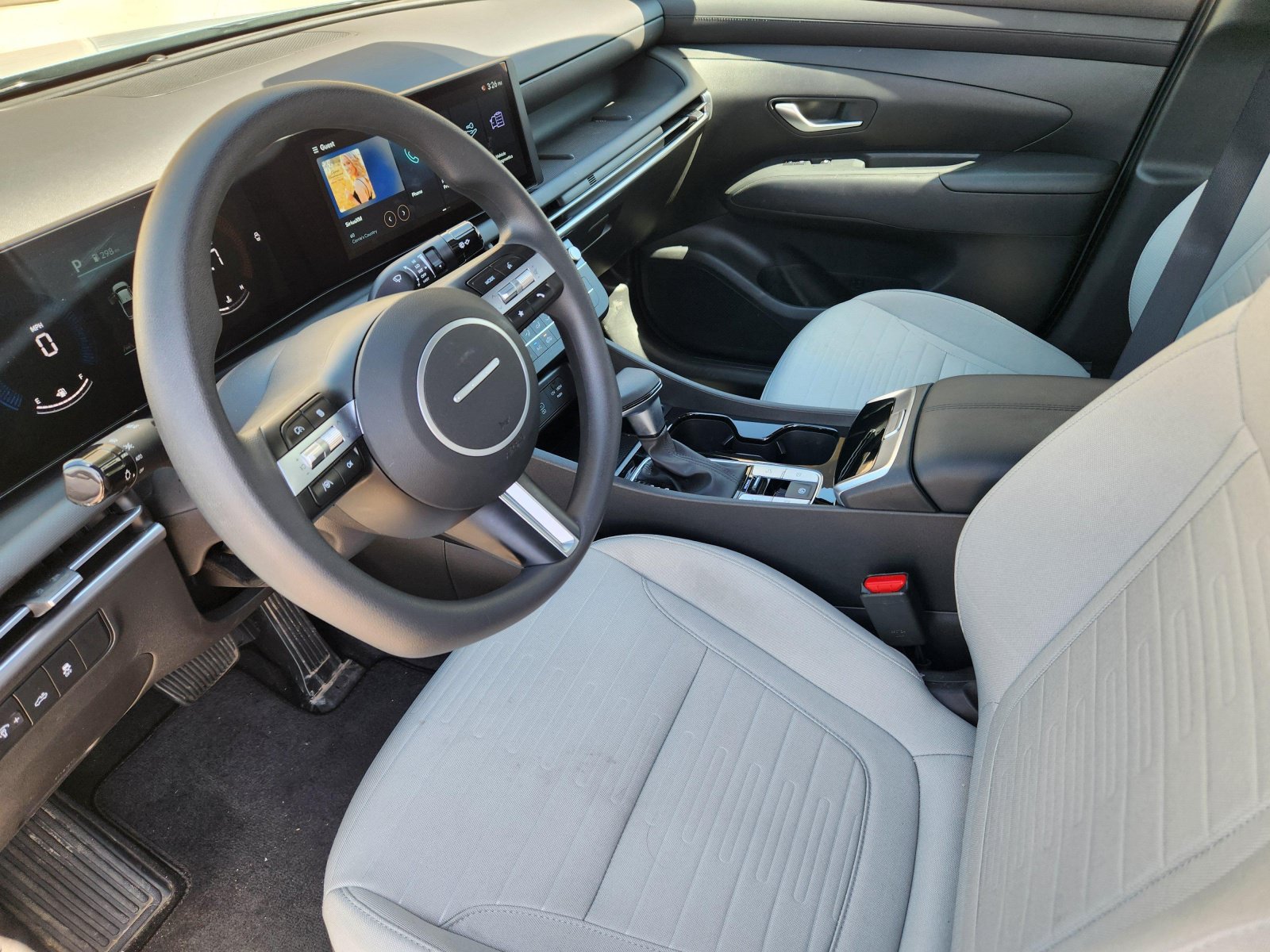 2025 Hyundai Santa Cruz SE - Photo 11