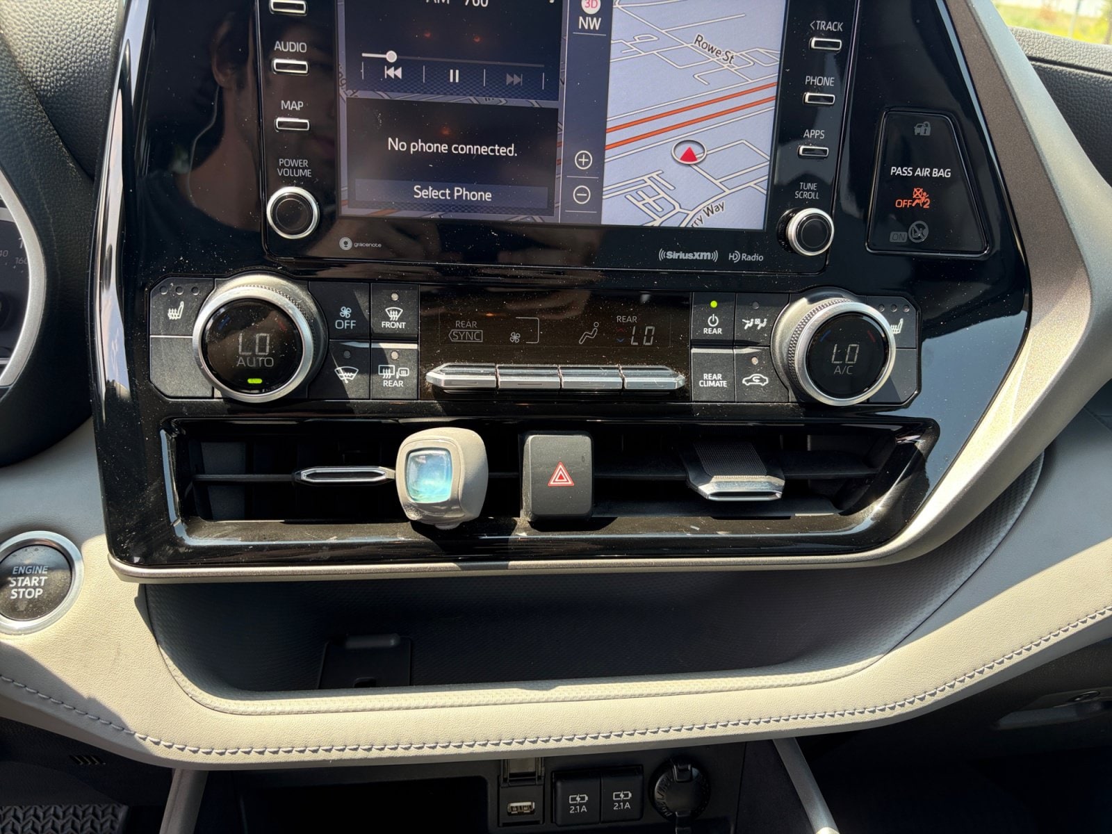 2021 Toyota Highlander XLE - Photo 32