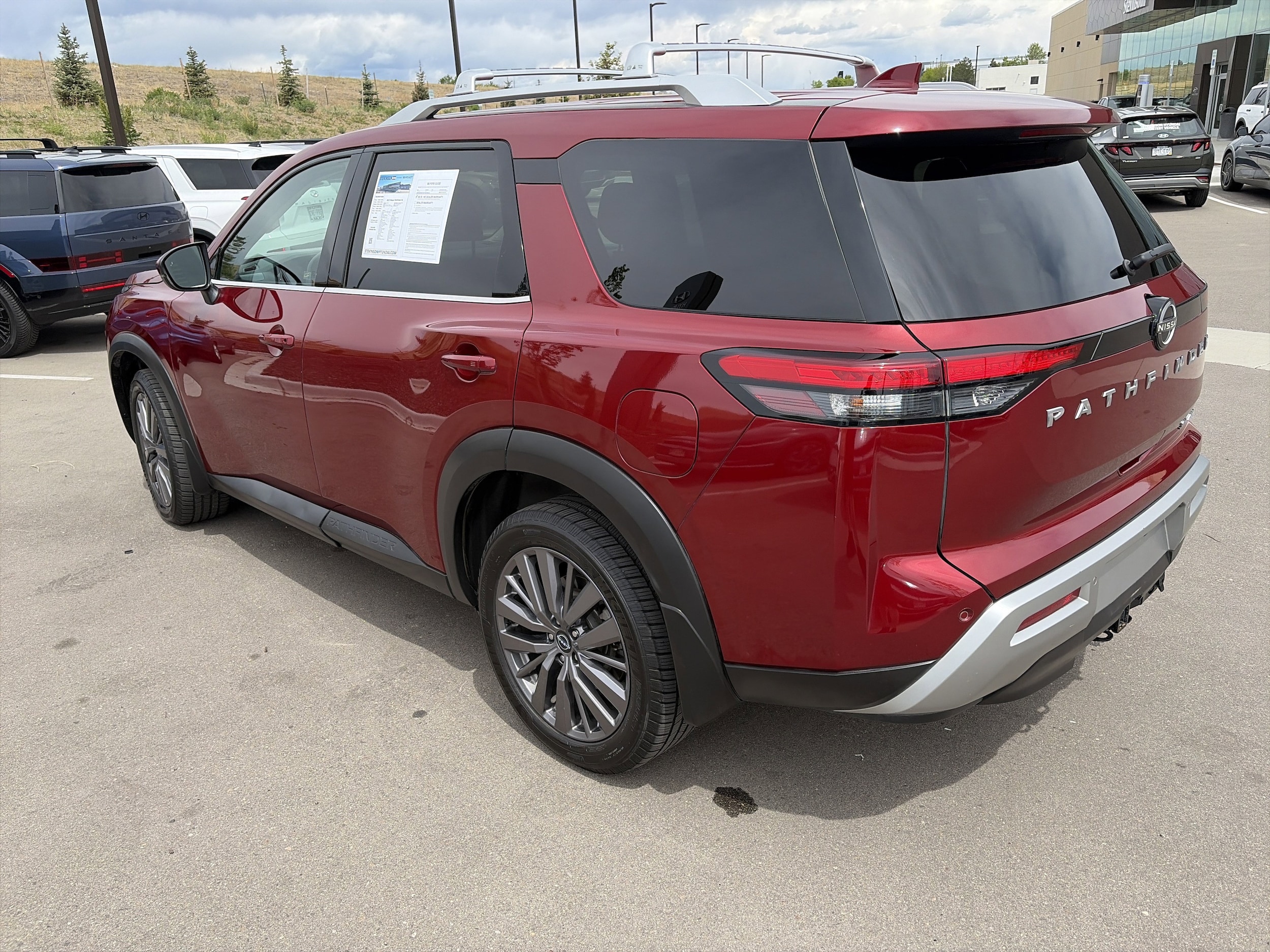 2023 Nissan Pathfinder SL - Photo 9
