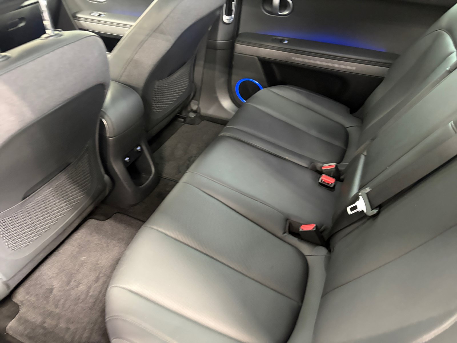 2024 Hyundai IONIQ 5 Limited - Photo 18