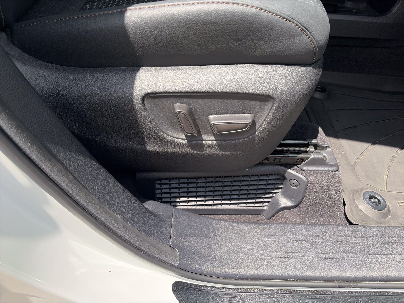 2025 Toyota Sienna Platinum - Photo 32