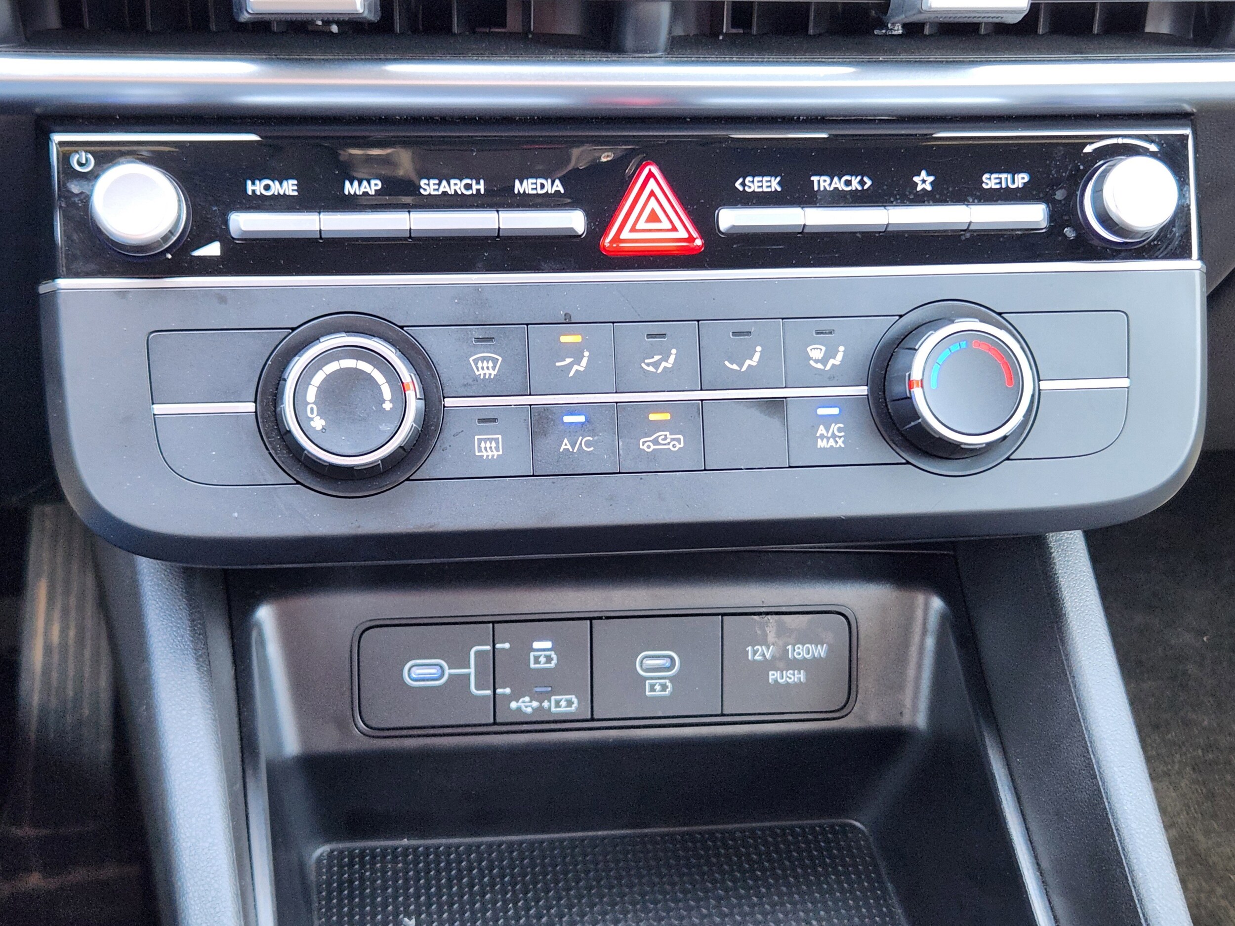 2025 Hyundai Santa Cruz SE - Photo 26