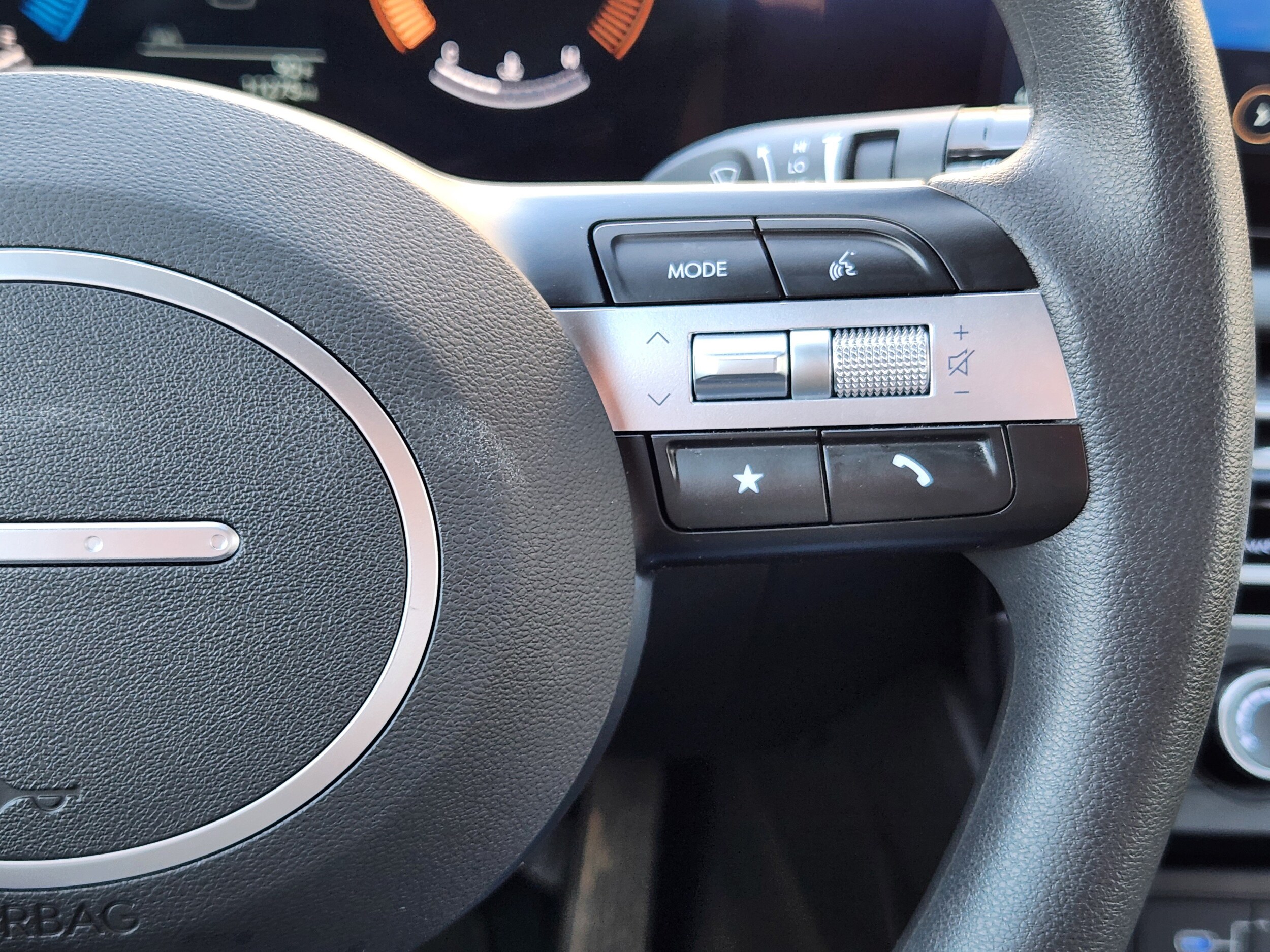 2025 Hyundai Santa Cruz SE - Photo 24