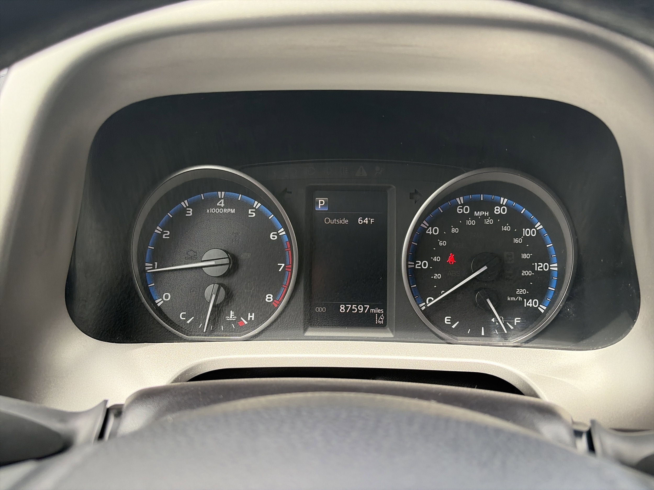 2017 Toyota RAV4 LE - Photo 12