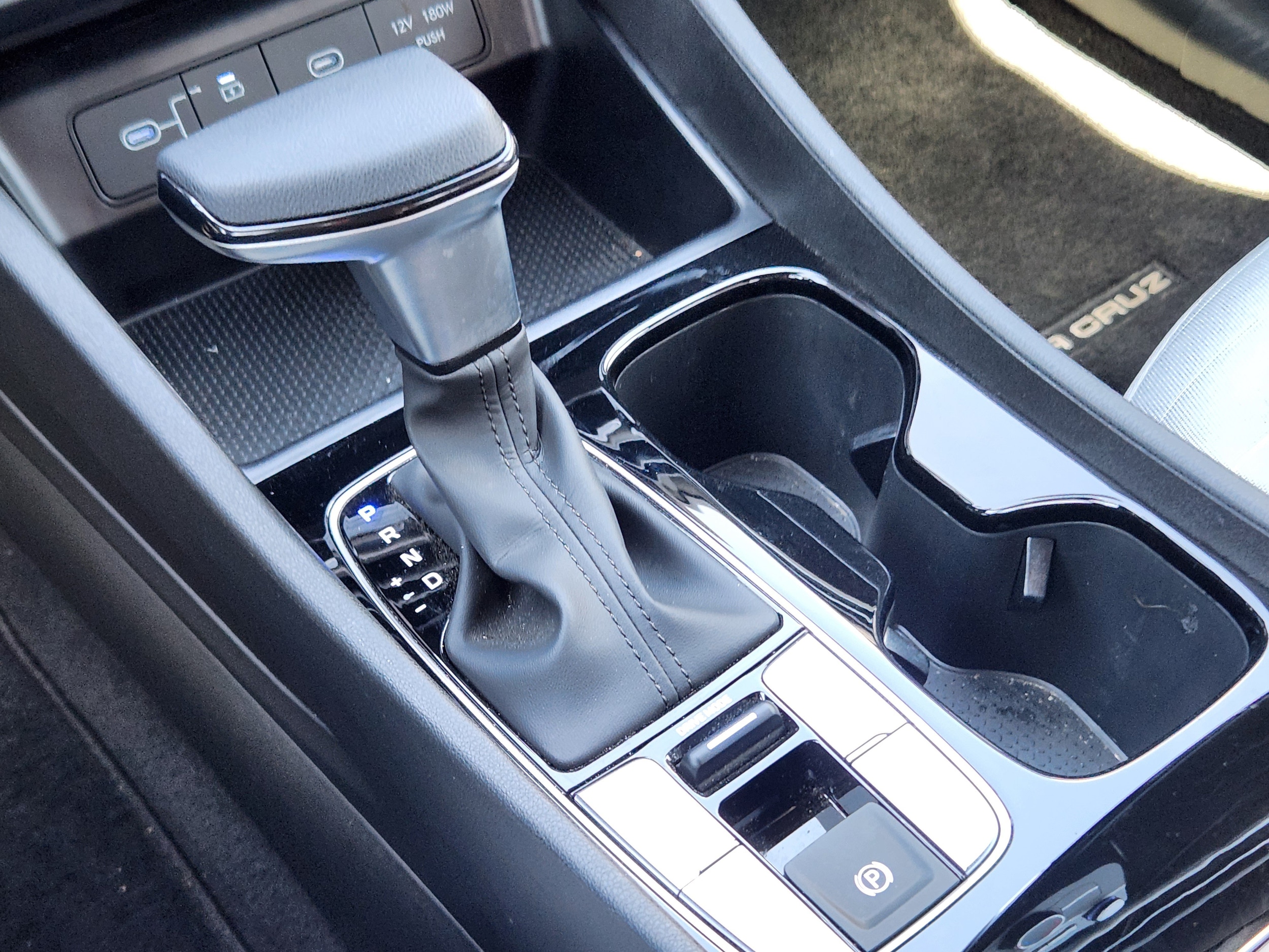 2025 Hyundai Santa Cruz SE - Photo 27
