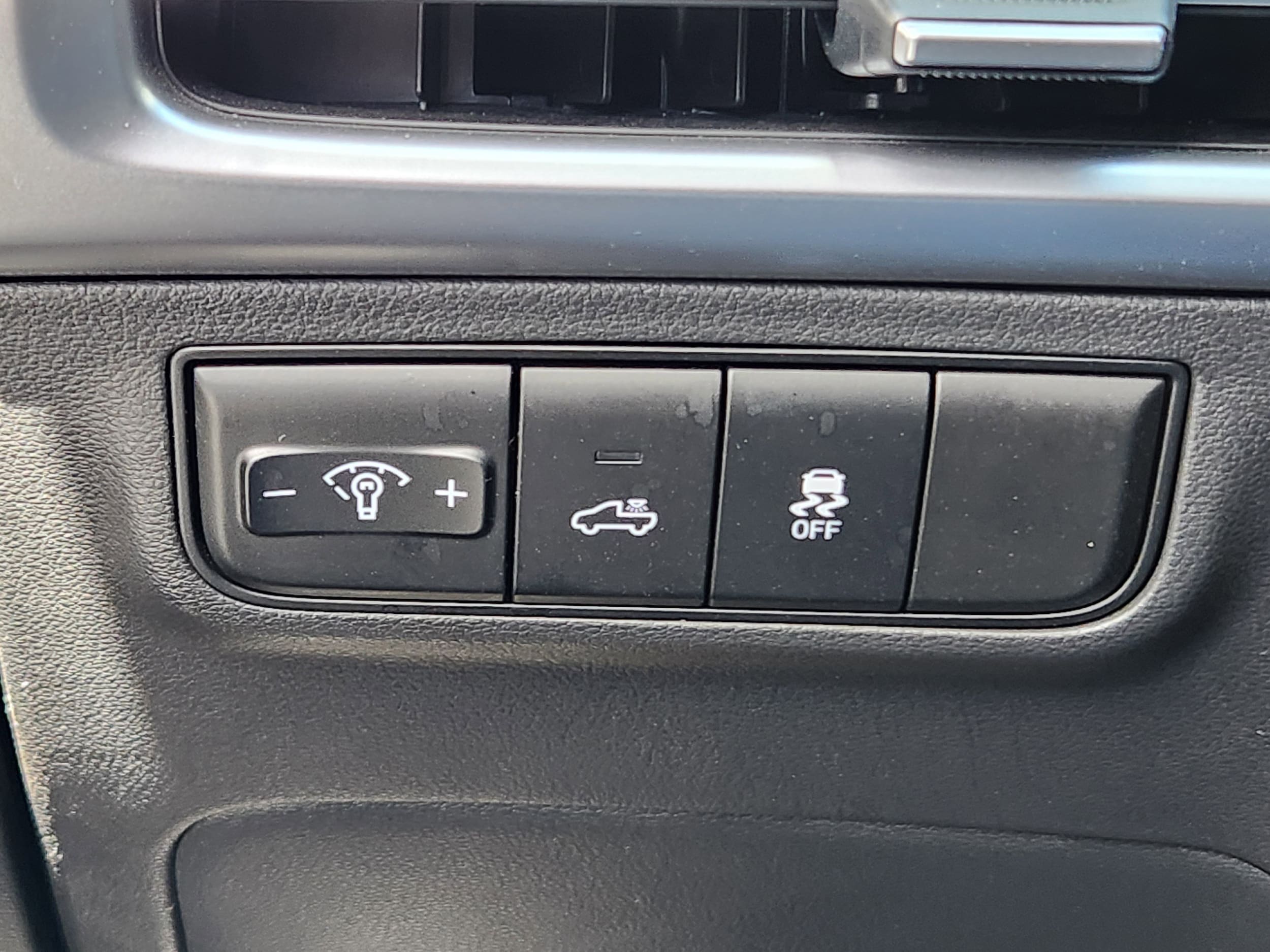 2025 Hyundai Santa Cruz SE - Photo 34