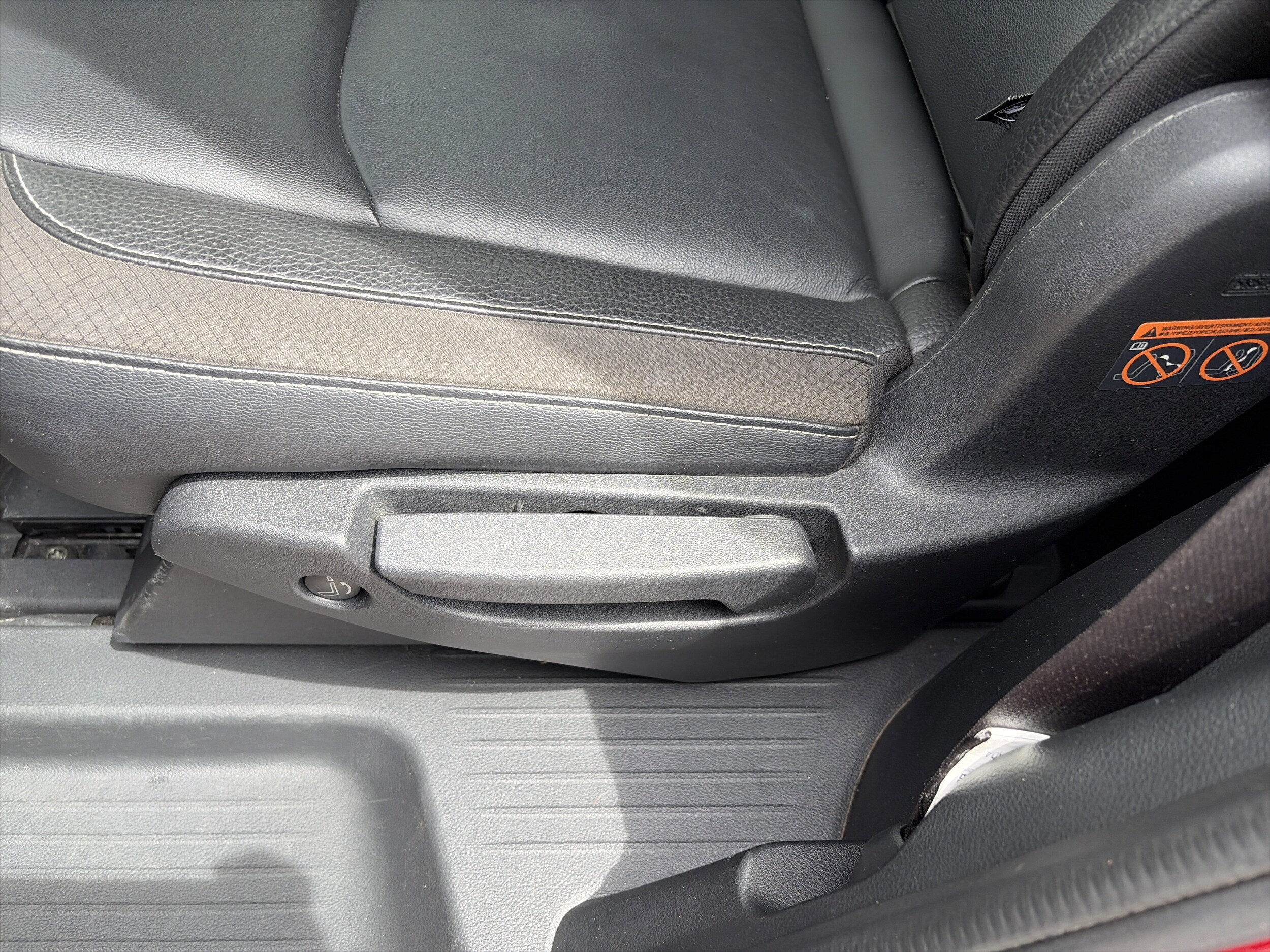 2023 Nissan Pathfinder SL - Photo 24