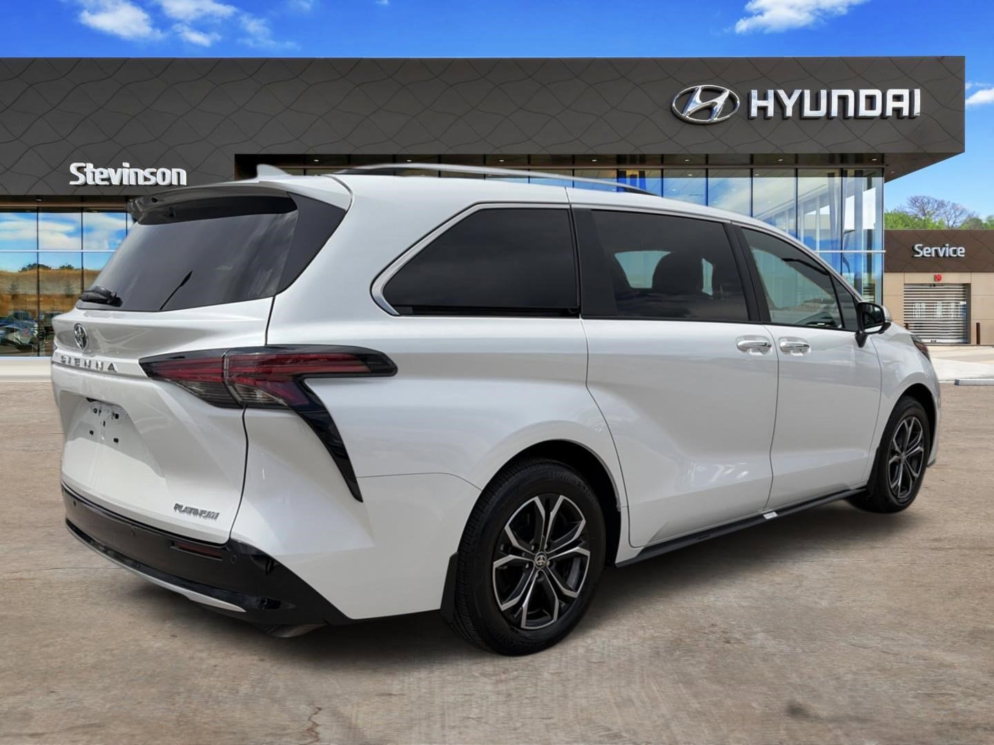 2025 Toyota Sienna Platinum - Photo 6