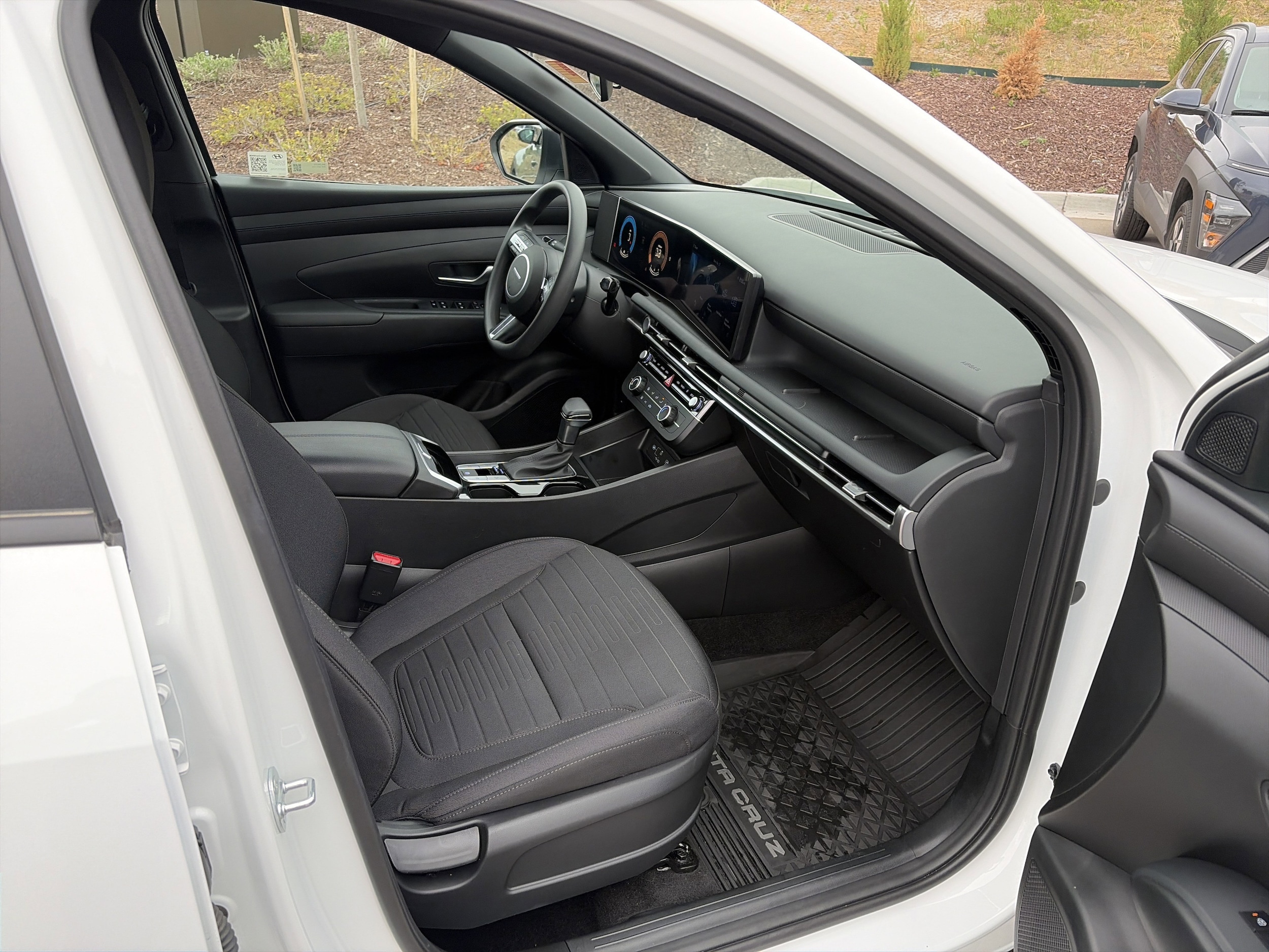 2025 Hyundai Santa Cruz SE - Photo 23