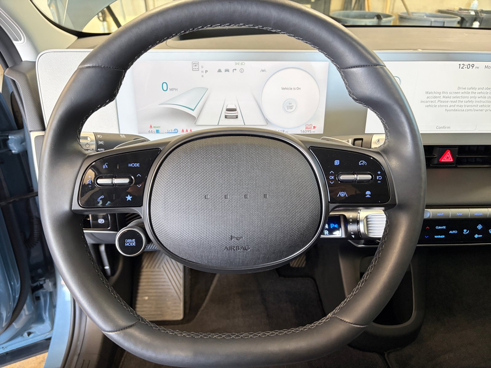 2024 Hyundai IONIQ 5 Limited - Photo 10