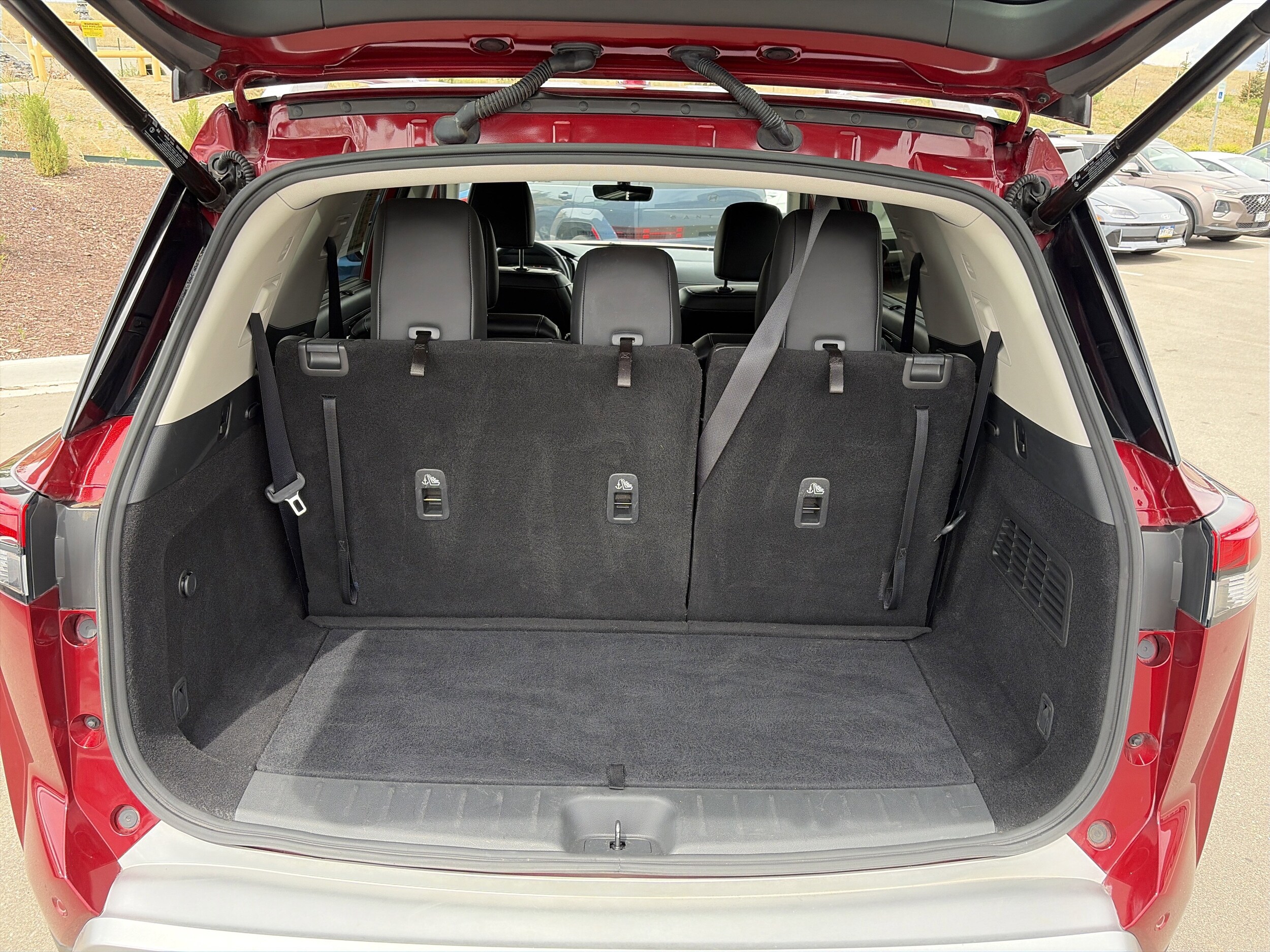 2023 Nissan Pathfinder SL - Photo 28