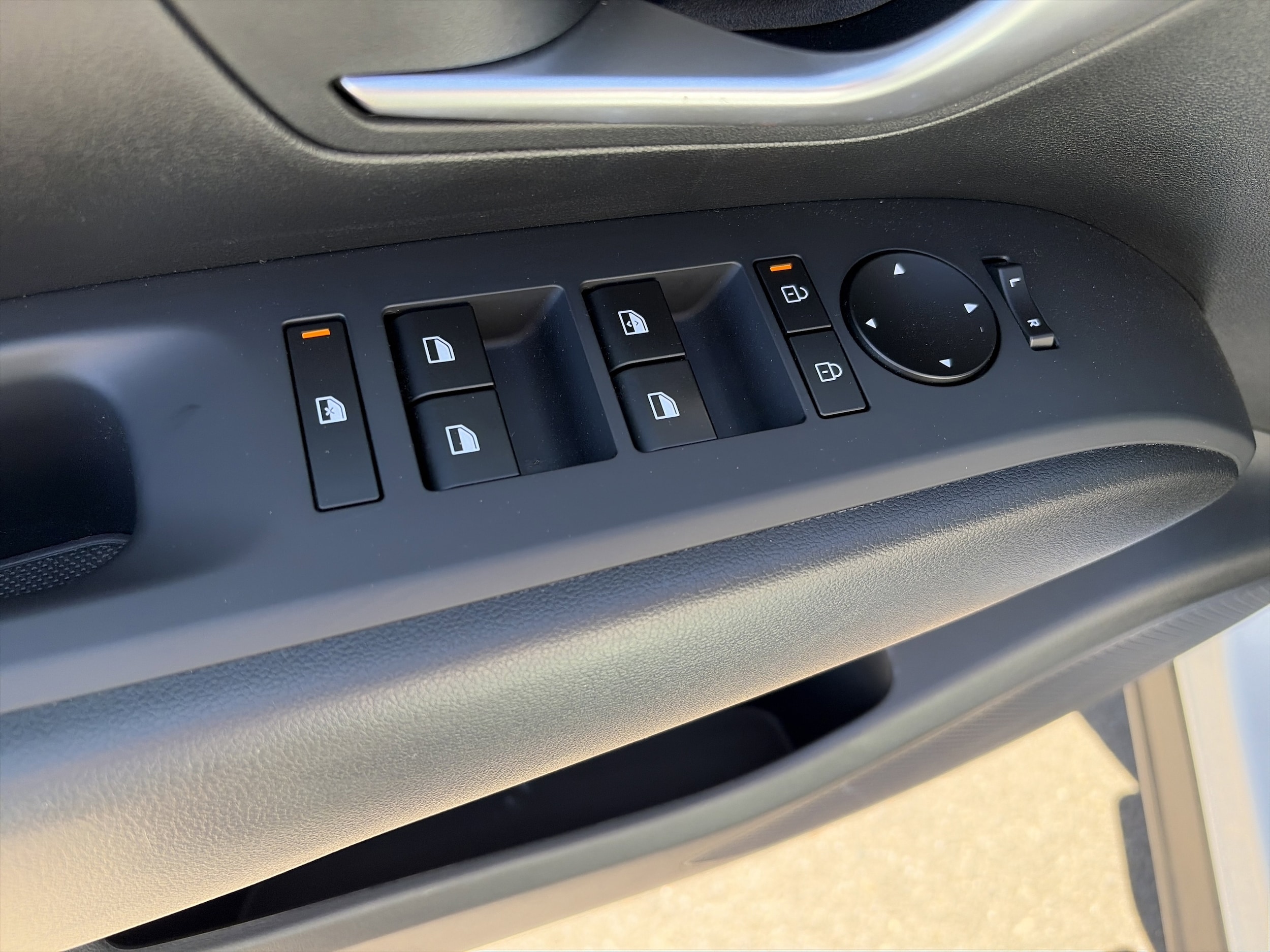 2025 Hyundai Santa Cruz SE - Photo 15