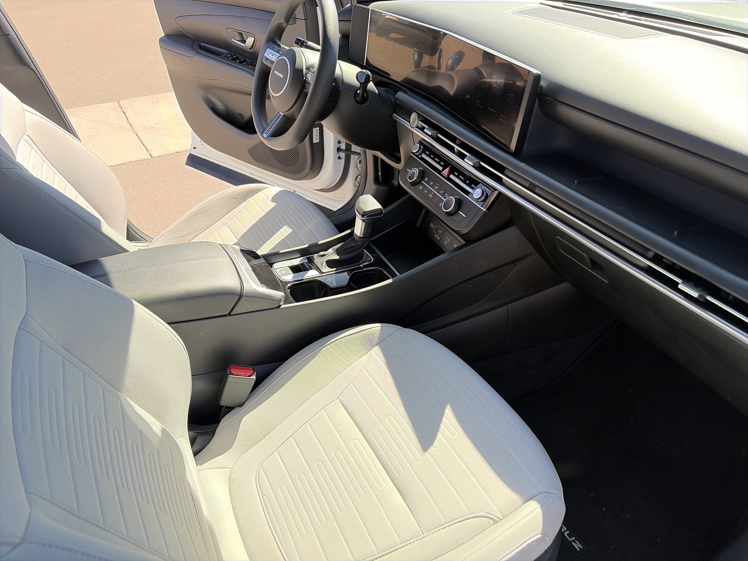 2025 Hyundai Santa Cruz SE - Photo 29